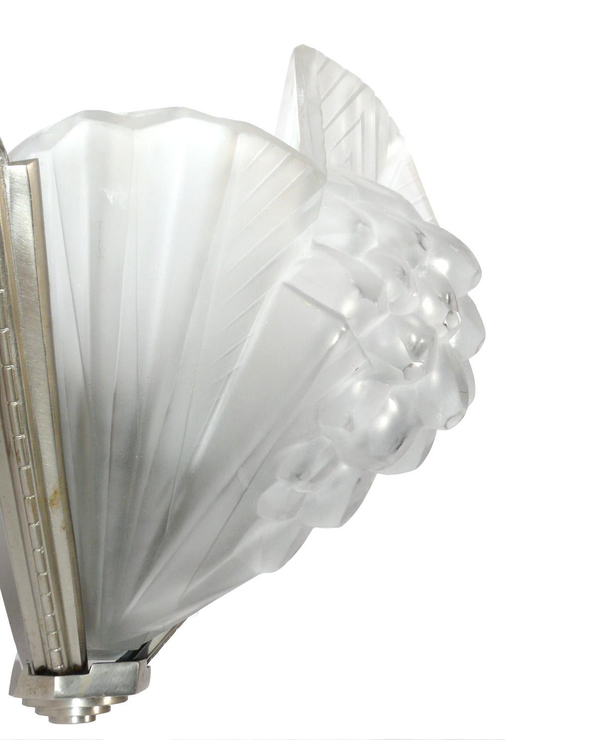 Mid-20th Century Pair of French Art Deco Glass Sconces by Atelier Petitot For Sale