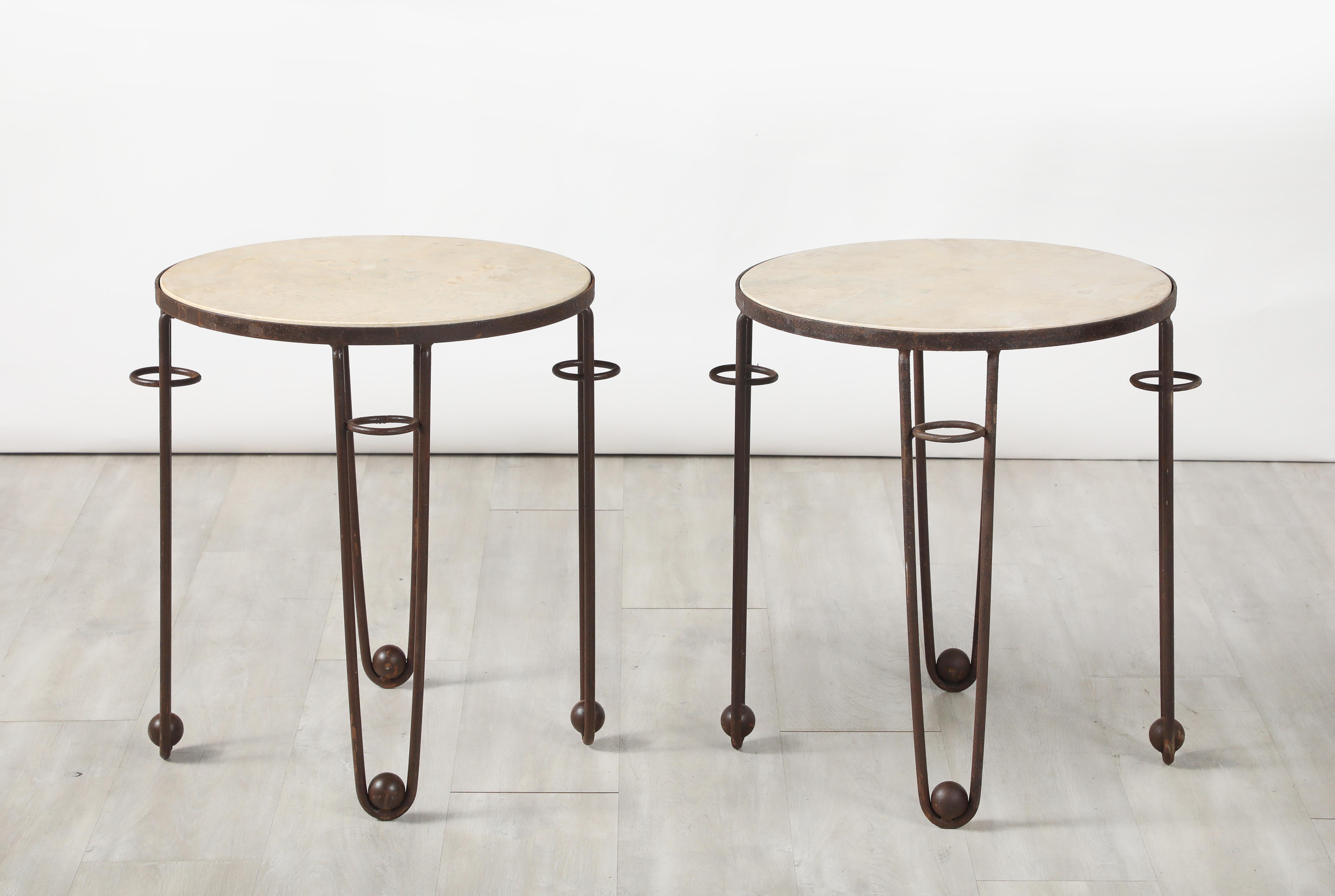 Paire de tables d'appoint circulaires en fer et travertin de style Art déco français, vers 1940 en vente 5