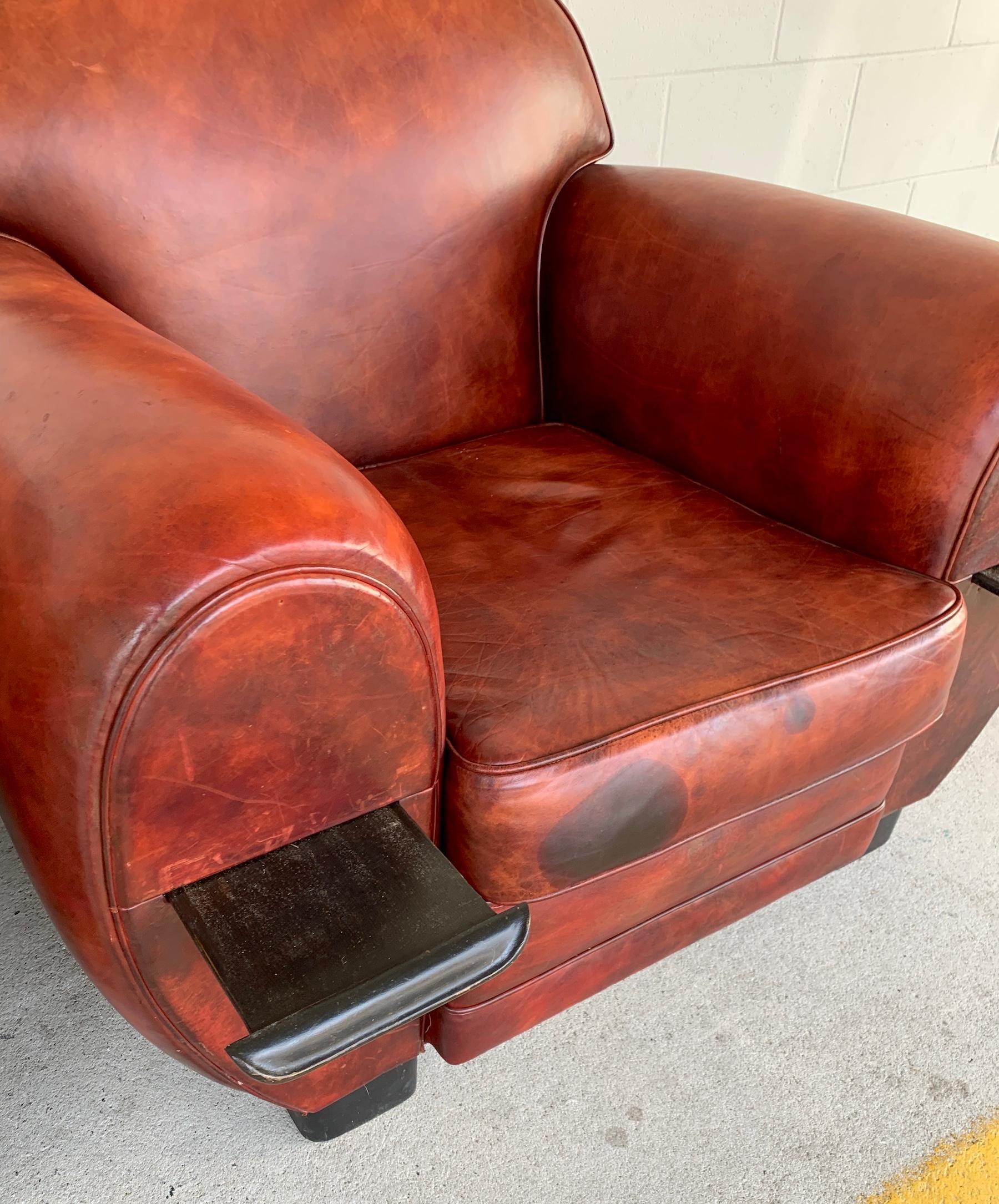 20th Century Pair of French Art Deco Leather Club Chairs For Sale