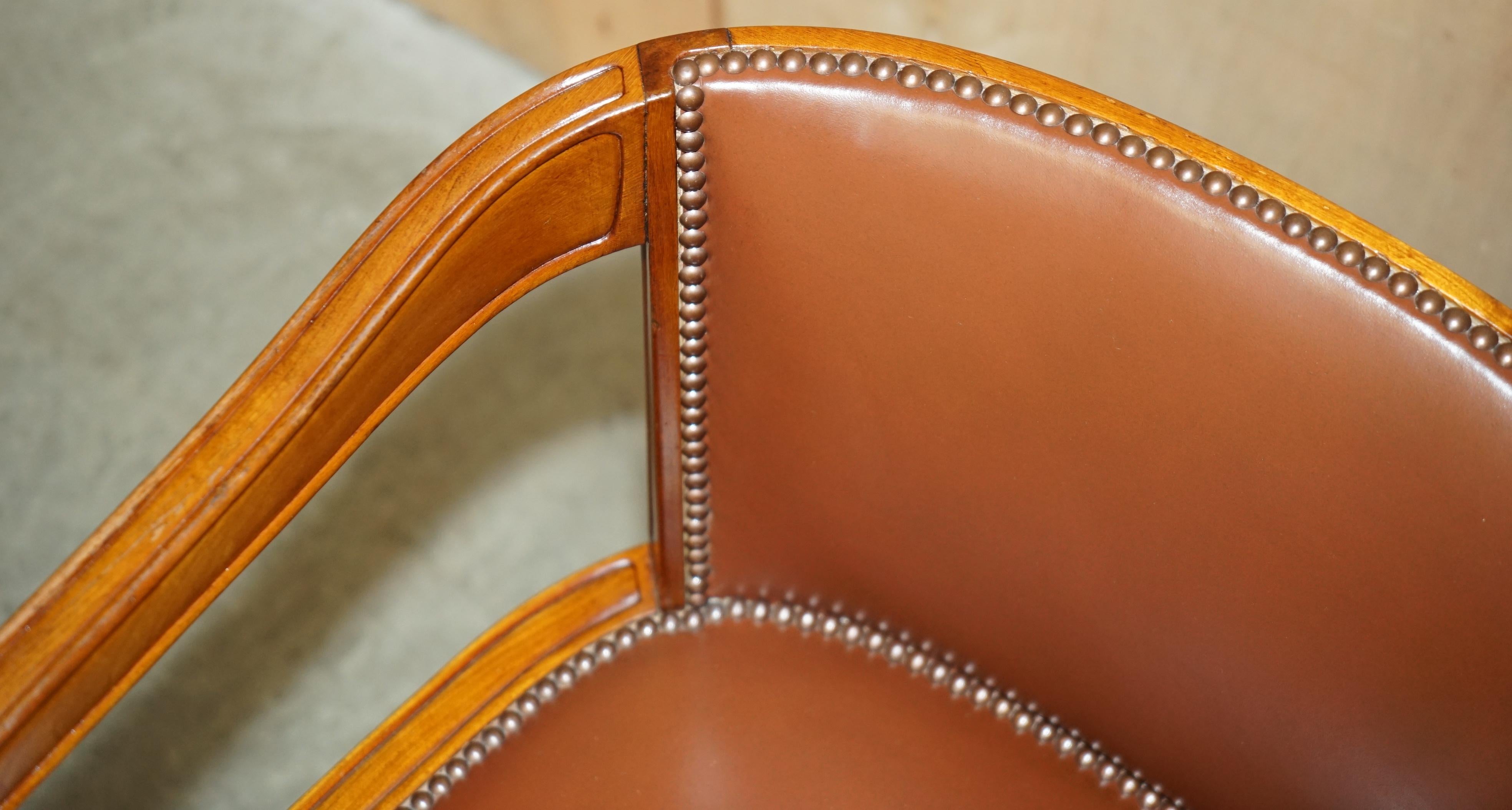 PAiR OF FRENCH ART DECO LEON JALLOT ART NOUVEAU WALNUT ARMCHAIRS PART OF A SUITE In Good Condition For Sale In West Sussex, Pulborough