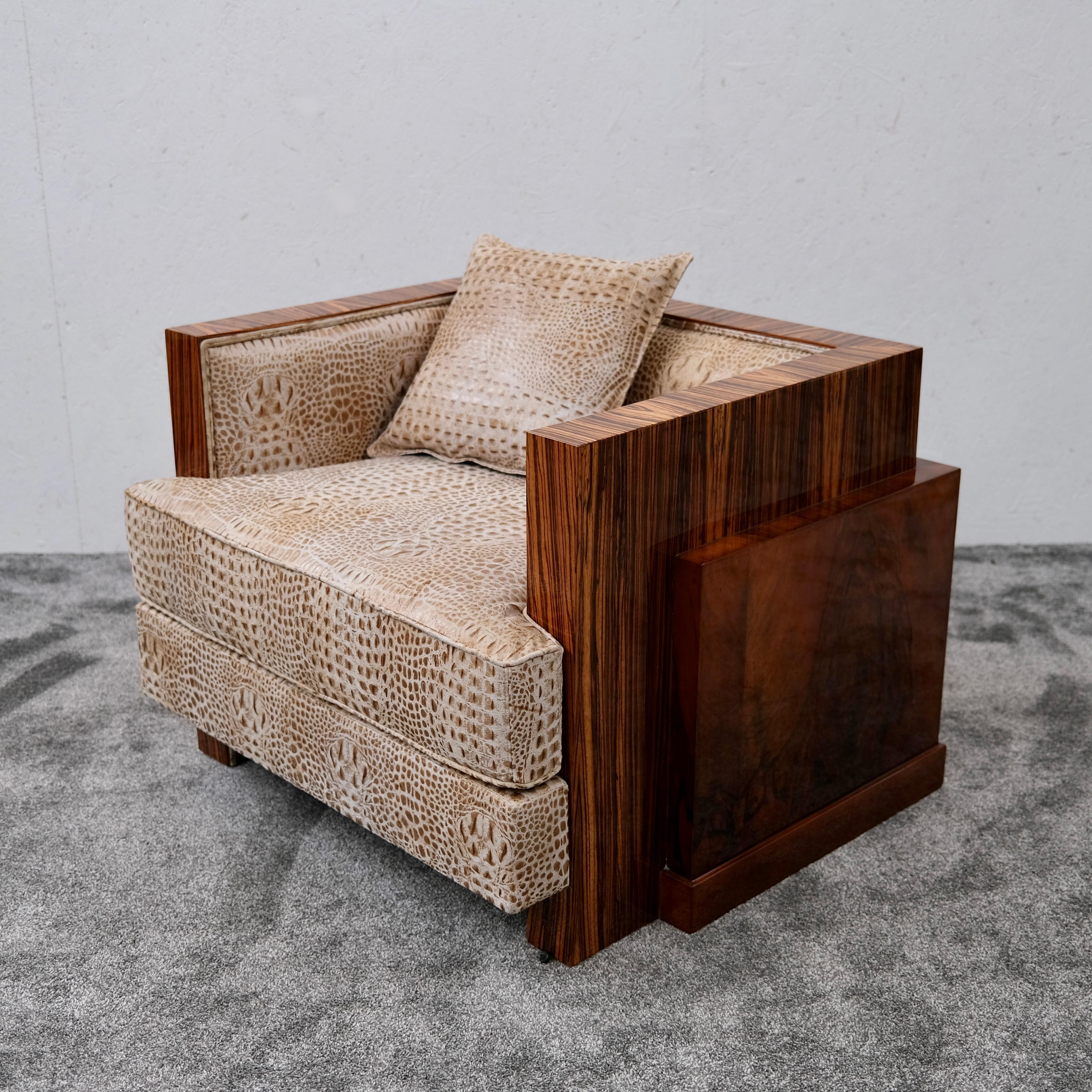 Coppia di sedie da salotto francesi Art Déco, design cubista, zebrano e noce, anni '30 in vendita 3