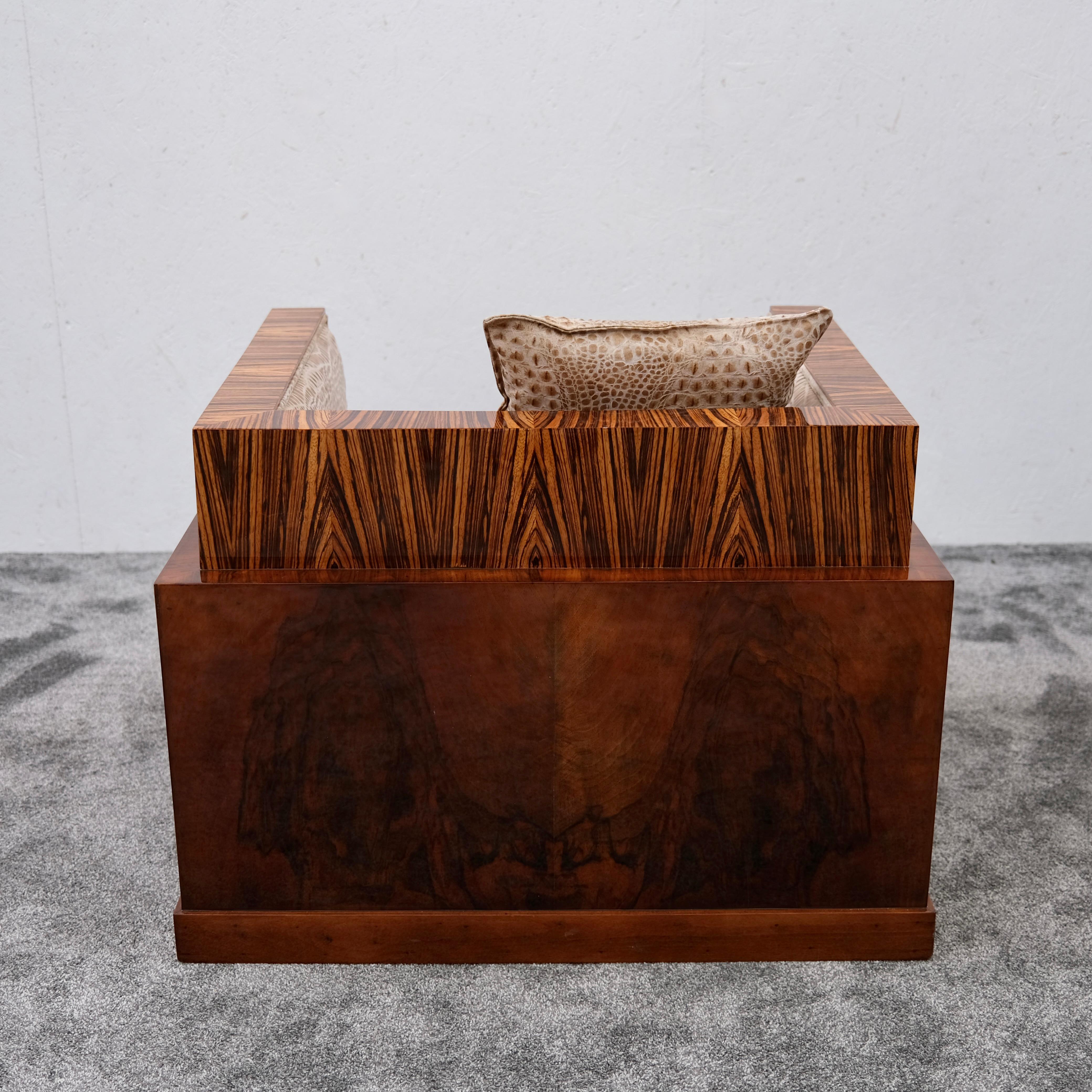 Coppia di sedie da salotto francesi Art Déco, design cubista, zebrano e noce, anni '30 in vendita 6