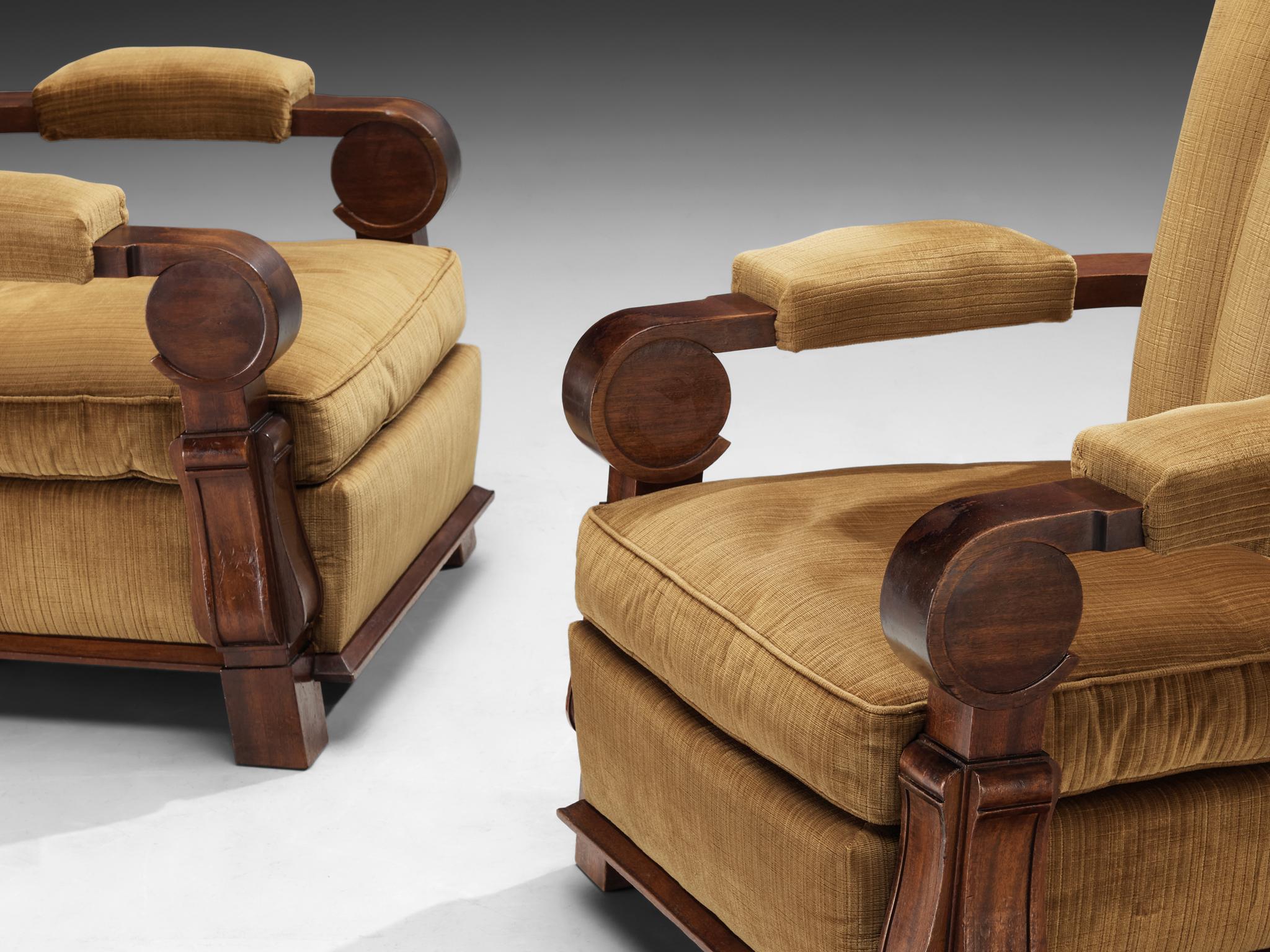 Paar französische Art-Déco-Loungesessel aus Mahagoni und goldenem, beigefarbenem und beigefarbenem Stoff (Art déco) im Angebot