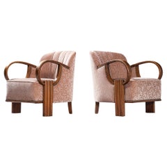 Pair of French Art Deco Lounge Chairs in Pink Velvet and Oak