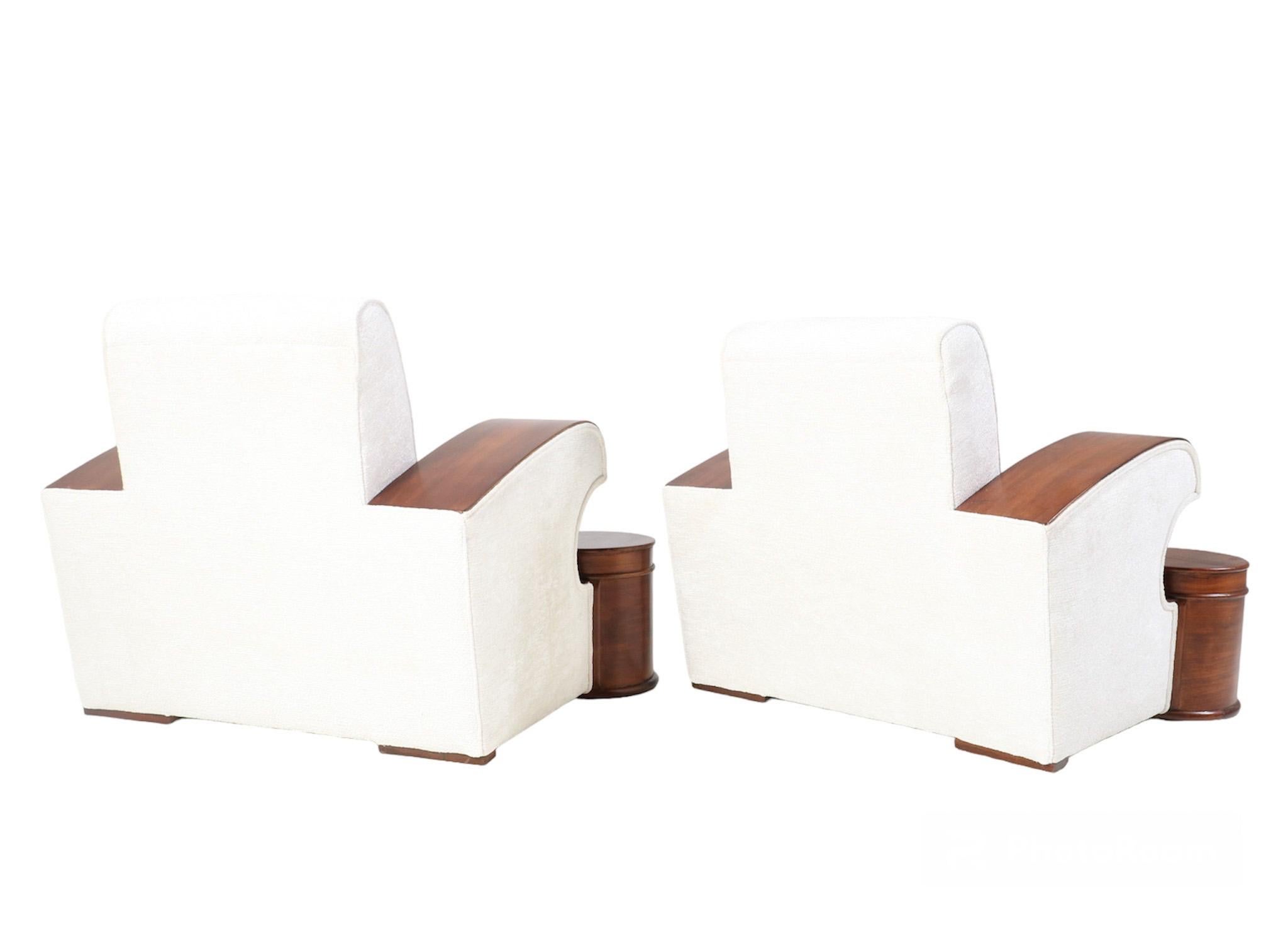 Pair of French Art Deco Lounge Chairs with Bouclé, 1930s For Sale 1