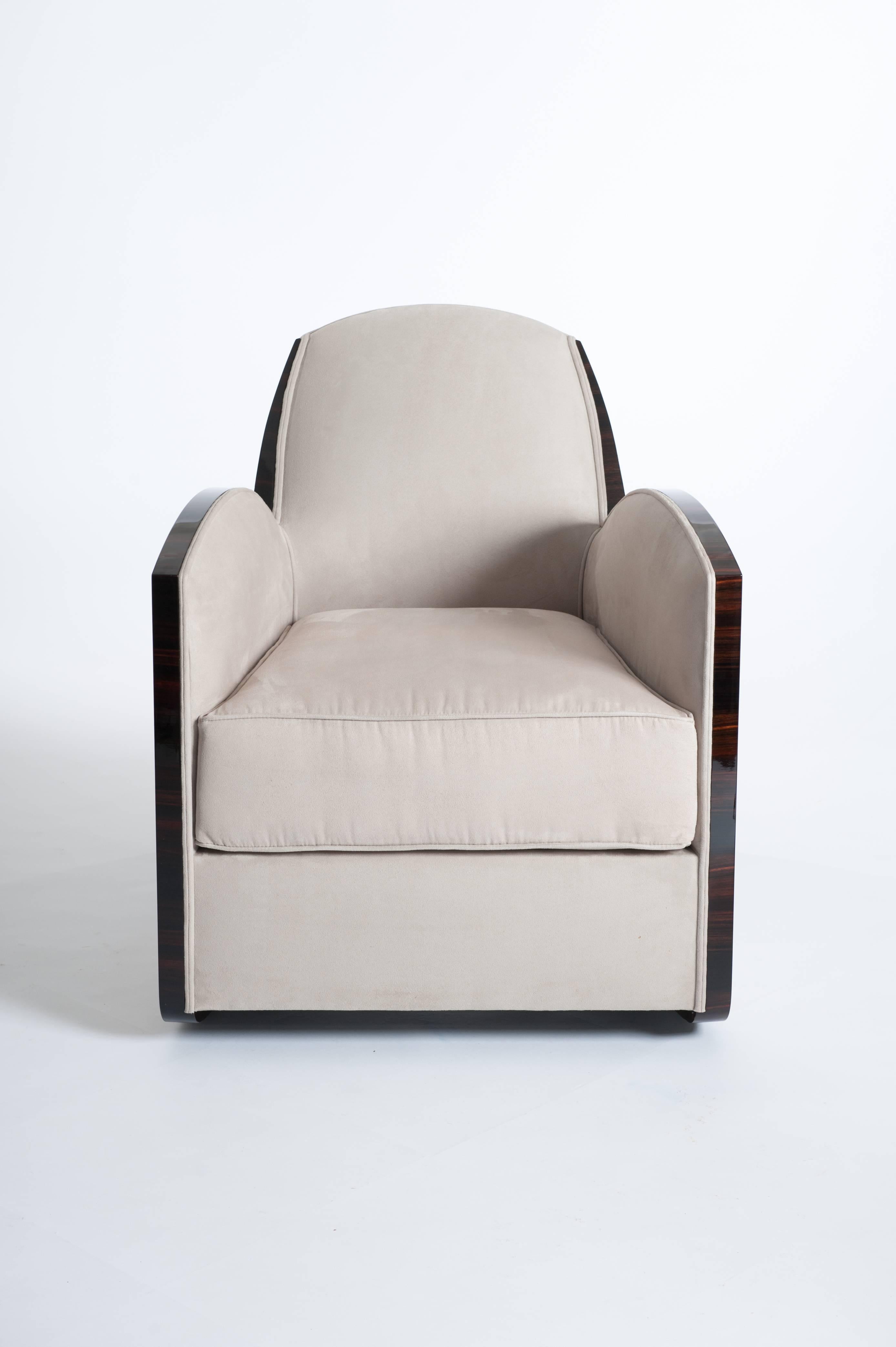 Pareja de Sillones Franceses Art Decó de Macassar al Estilo de Jules Leleu Francés en venta