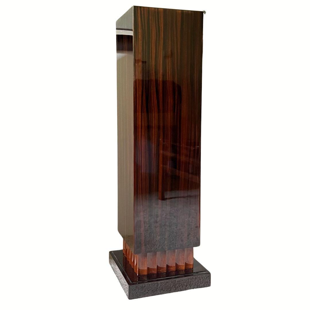 Metà XX secolo Coppia di piedistalli in Macassar Art Deco francese, anni '30 in vendita