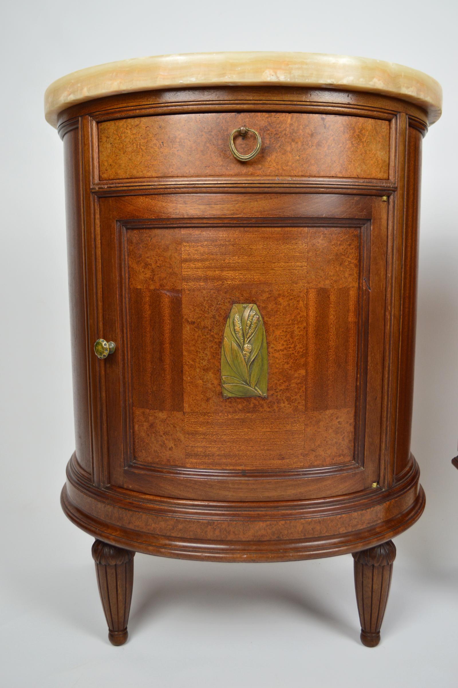 Pair of French Art Deco Mahogany Bedside Tables Nightstands, 1920s For Sale 3