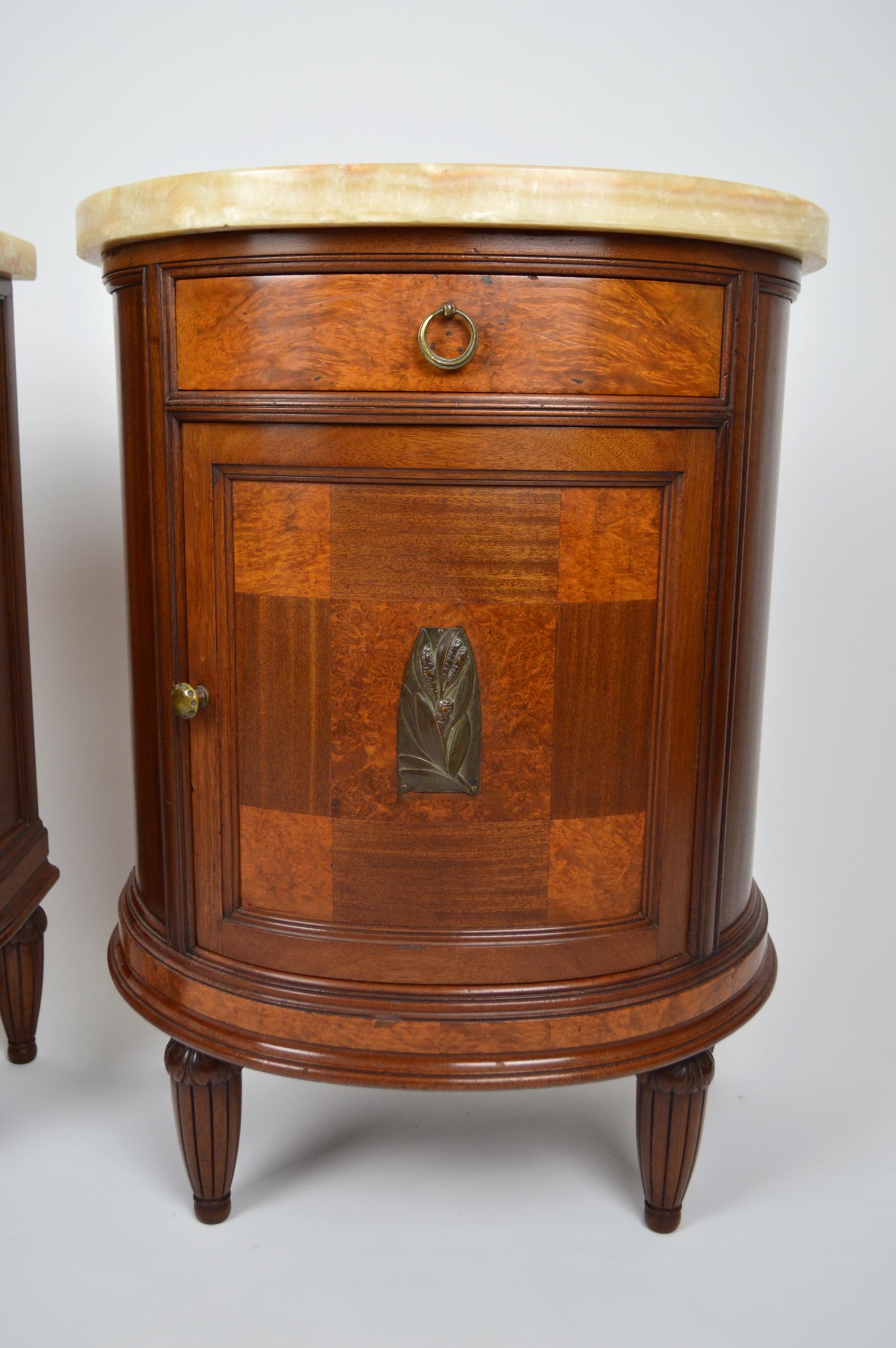 Pair of French Art Deco Mahogany Bedside Tables Nightstands, 1920s For Sale 4