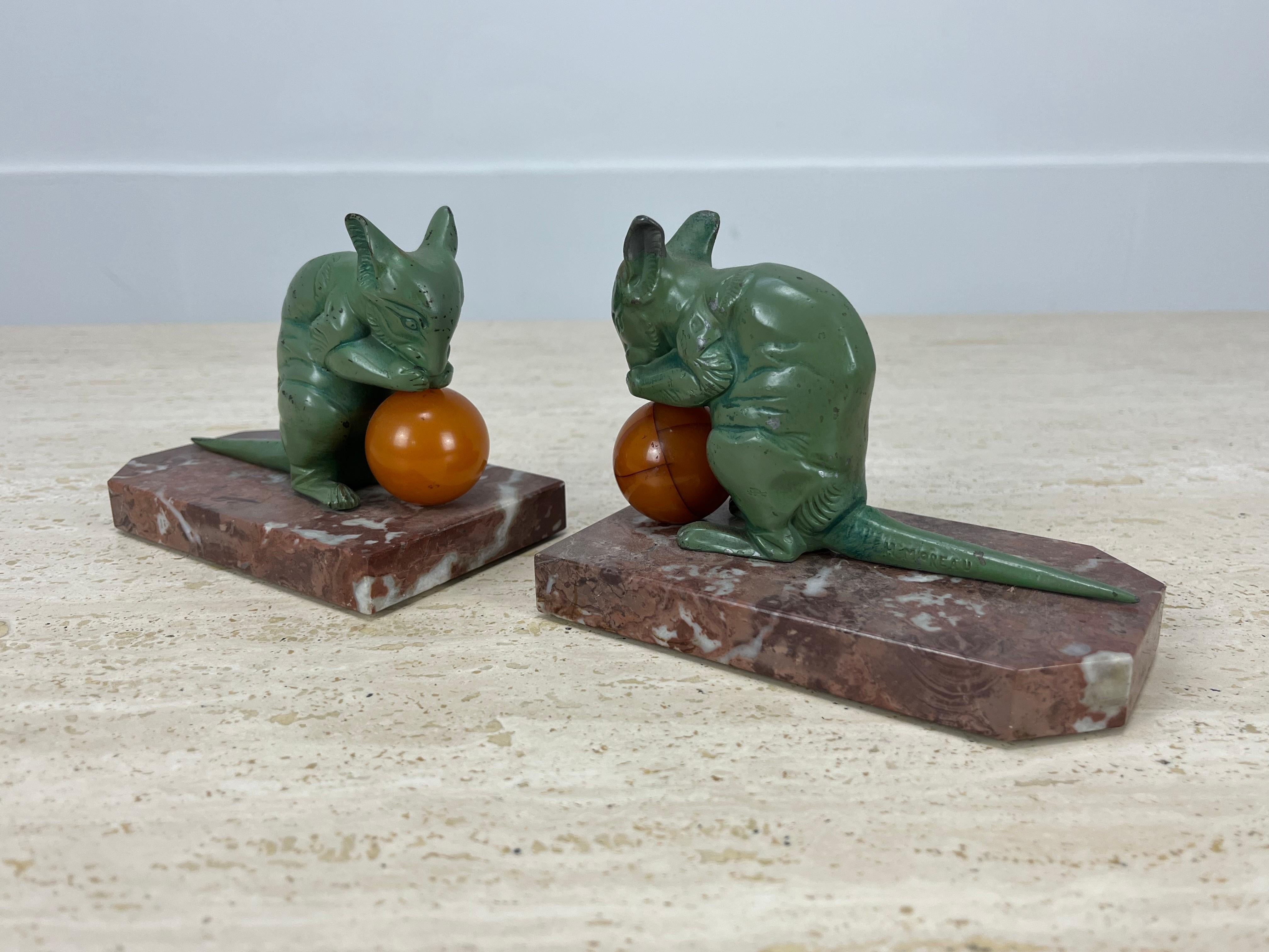 Pair of French Art Deco mice Bookends by H. Moreau For Sale 1