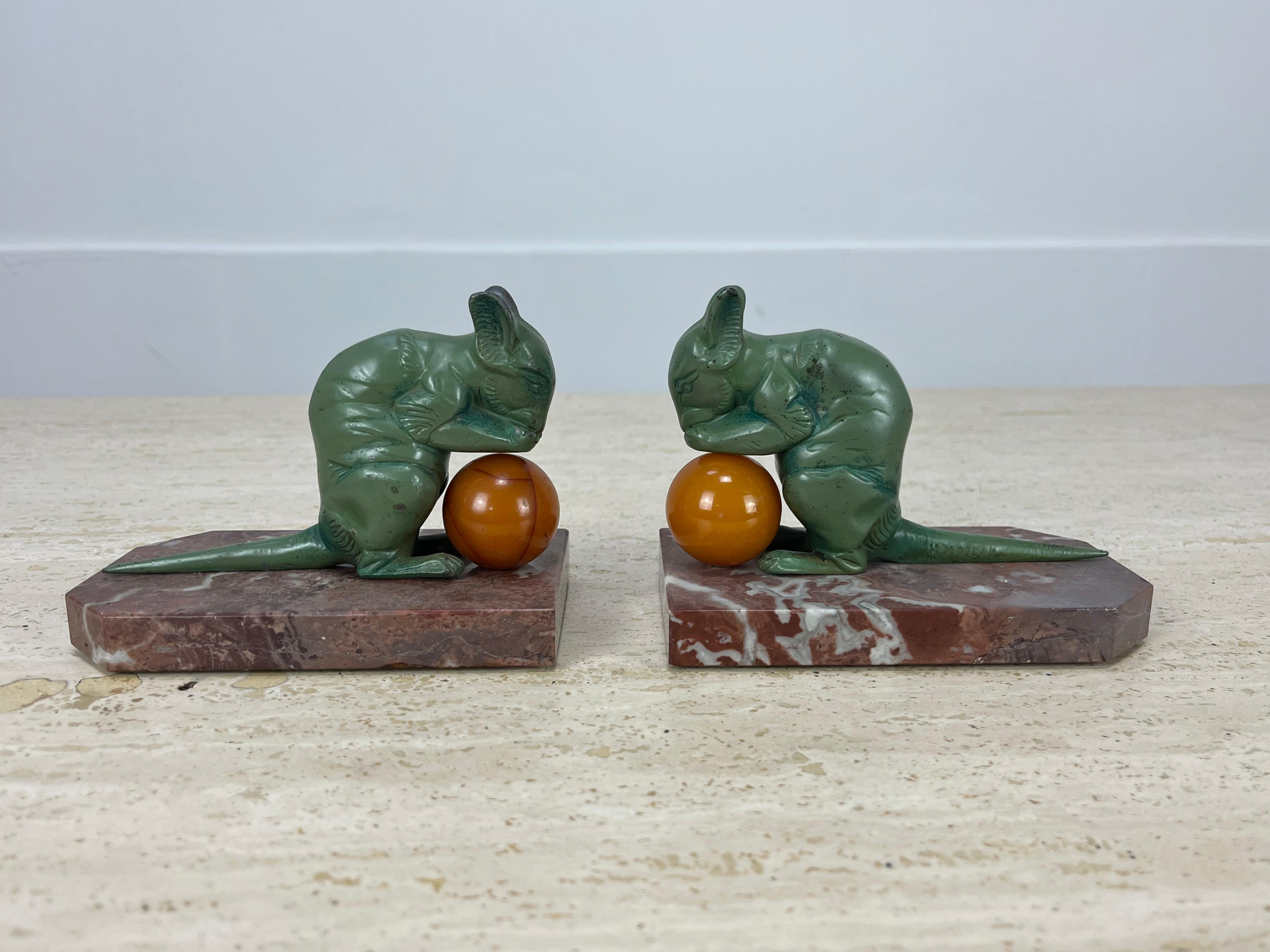 Pair of French Art Deco mice Bookends by H. Moreau For Sale 4