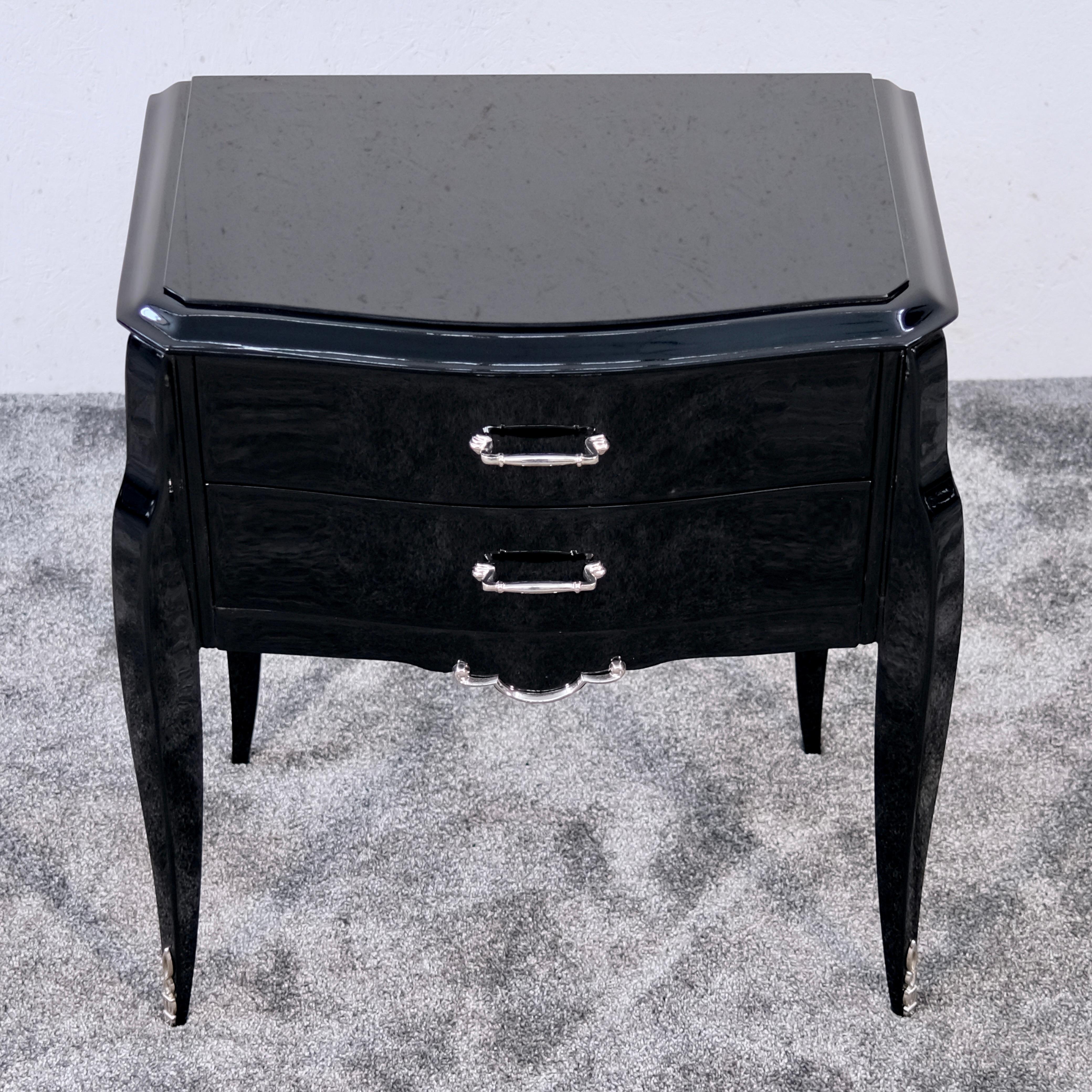 Mid-20th Century Pair of French Art Deco Night Stands in Black Lacquer with Drawers, 1930s For Sale