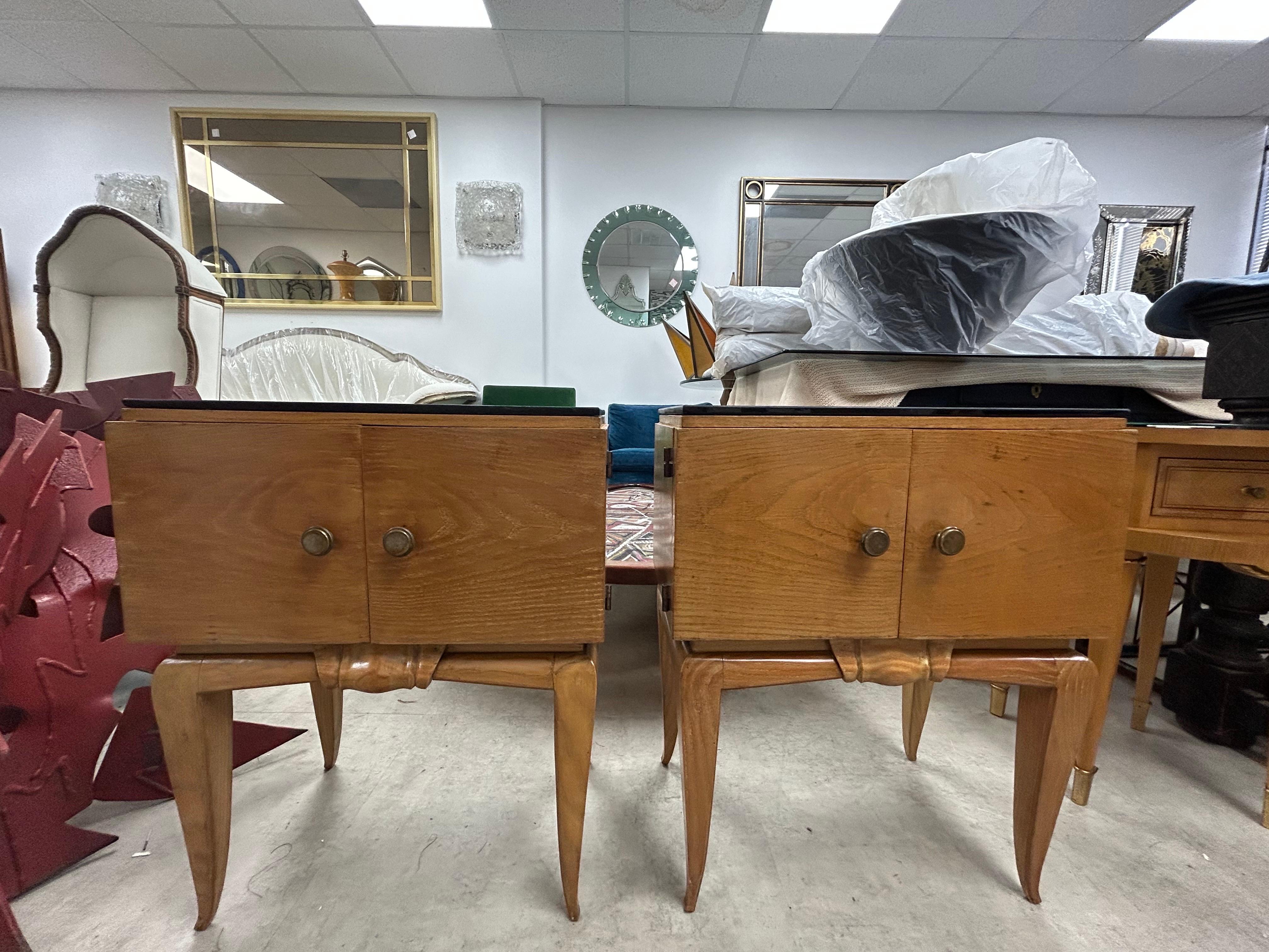 Pareja De Mesillas De Noche Art Decó Francesas en venta 11