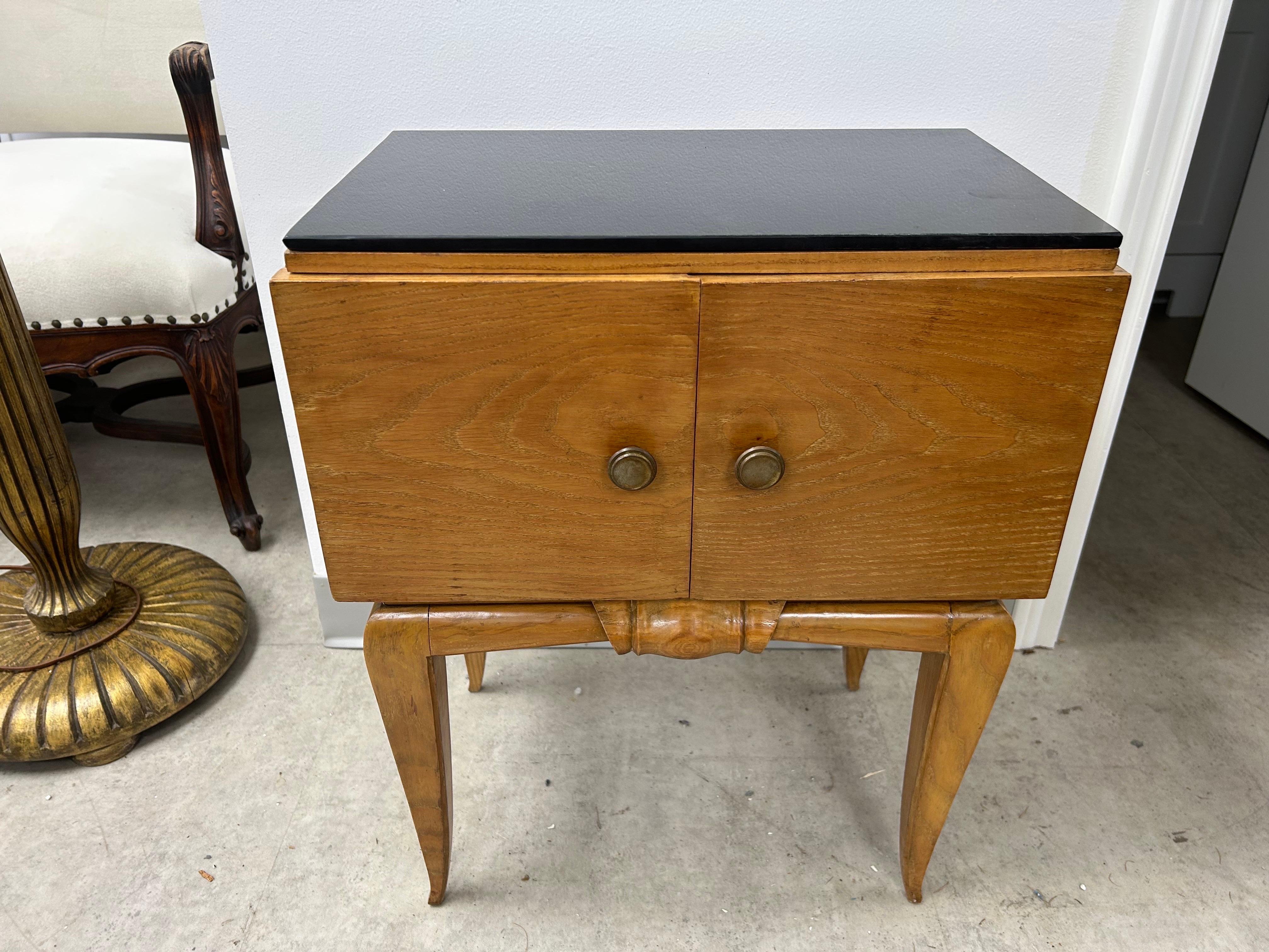 Pareja De Mesillas De Noche Art Decó Francesas Francés en venta