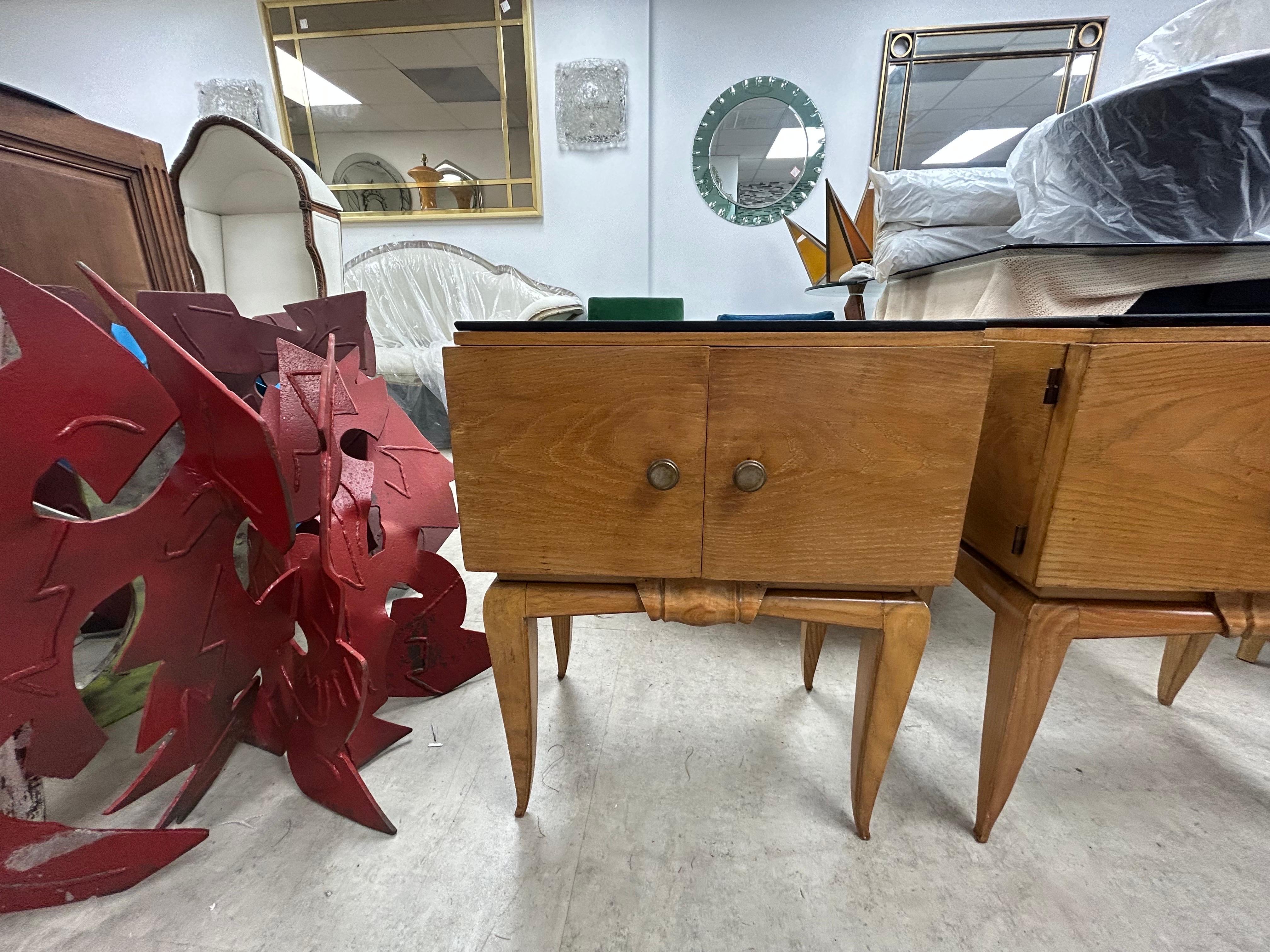 Pareja De Mesillas De Noche Art Decó Francesas Vidrio en venta