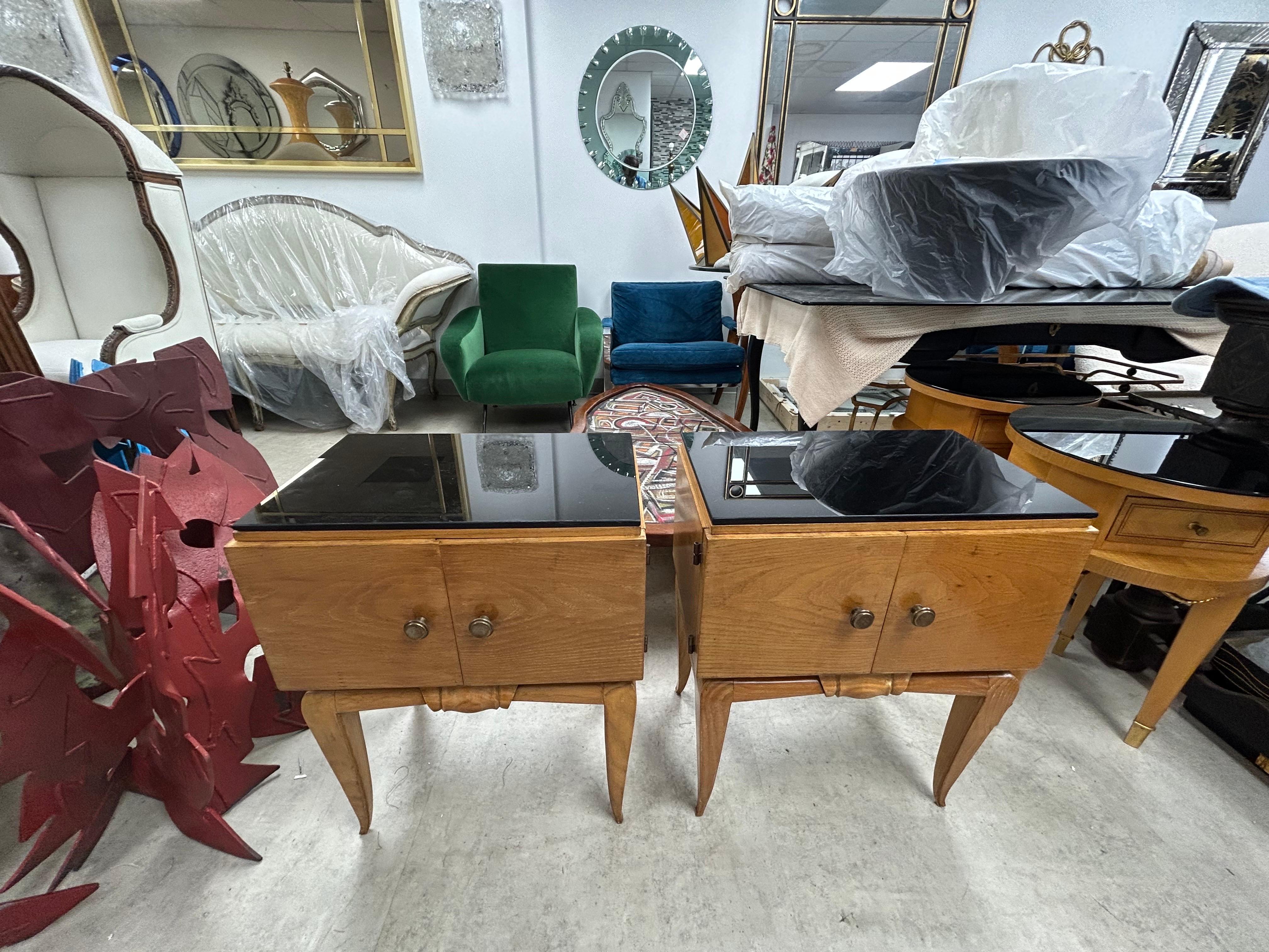 Pareja De Mesillas De Noche Art Decó Francesas en venta 2