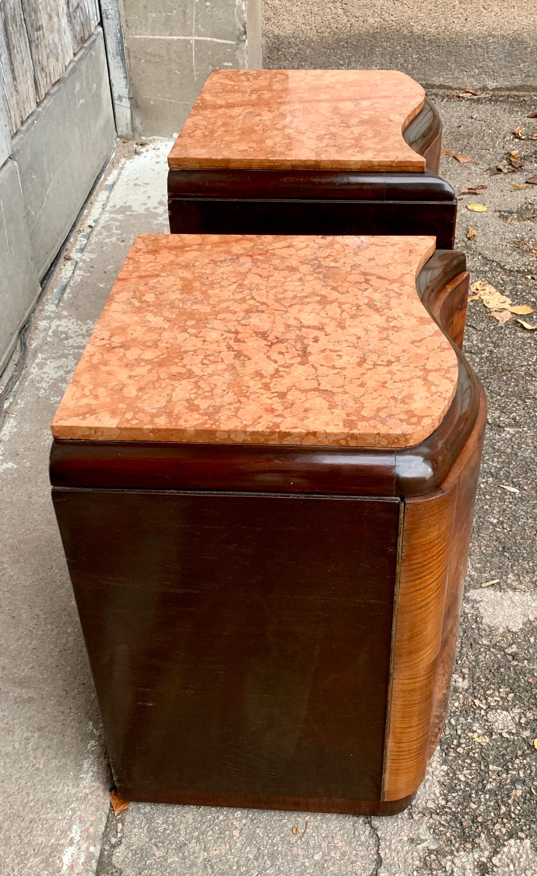 Pair of French Art Deco Nightstands in Walnut And Pink Travertine For Sale 9