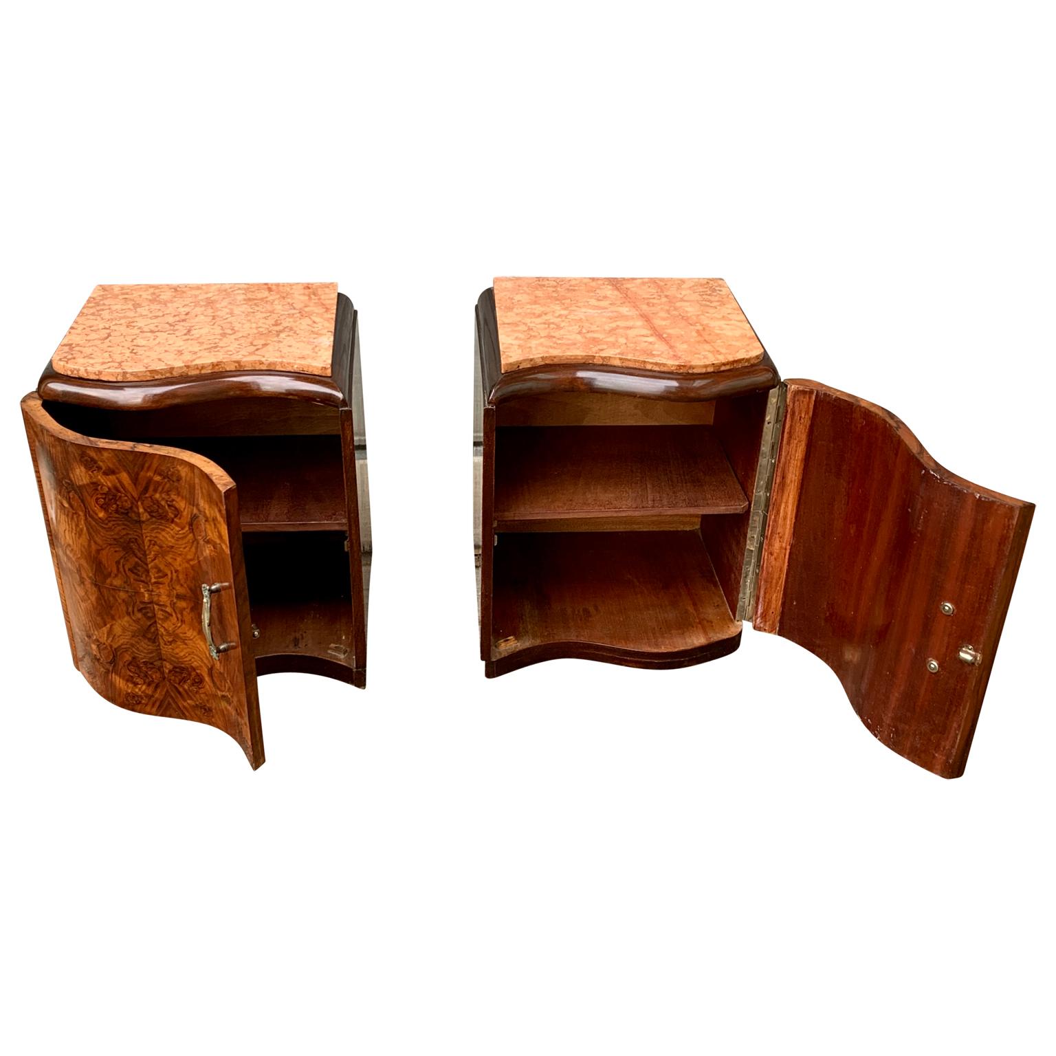 Mid-20th Century Pair of French Art Deco Nightstands in Walnut And Pink Travertine For Sale
