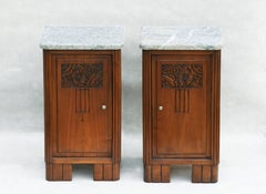 Paar französische Art-Déco-Nachttische oder Nachttische aus Eiche und Marmor, C1930