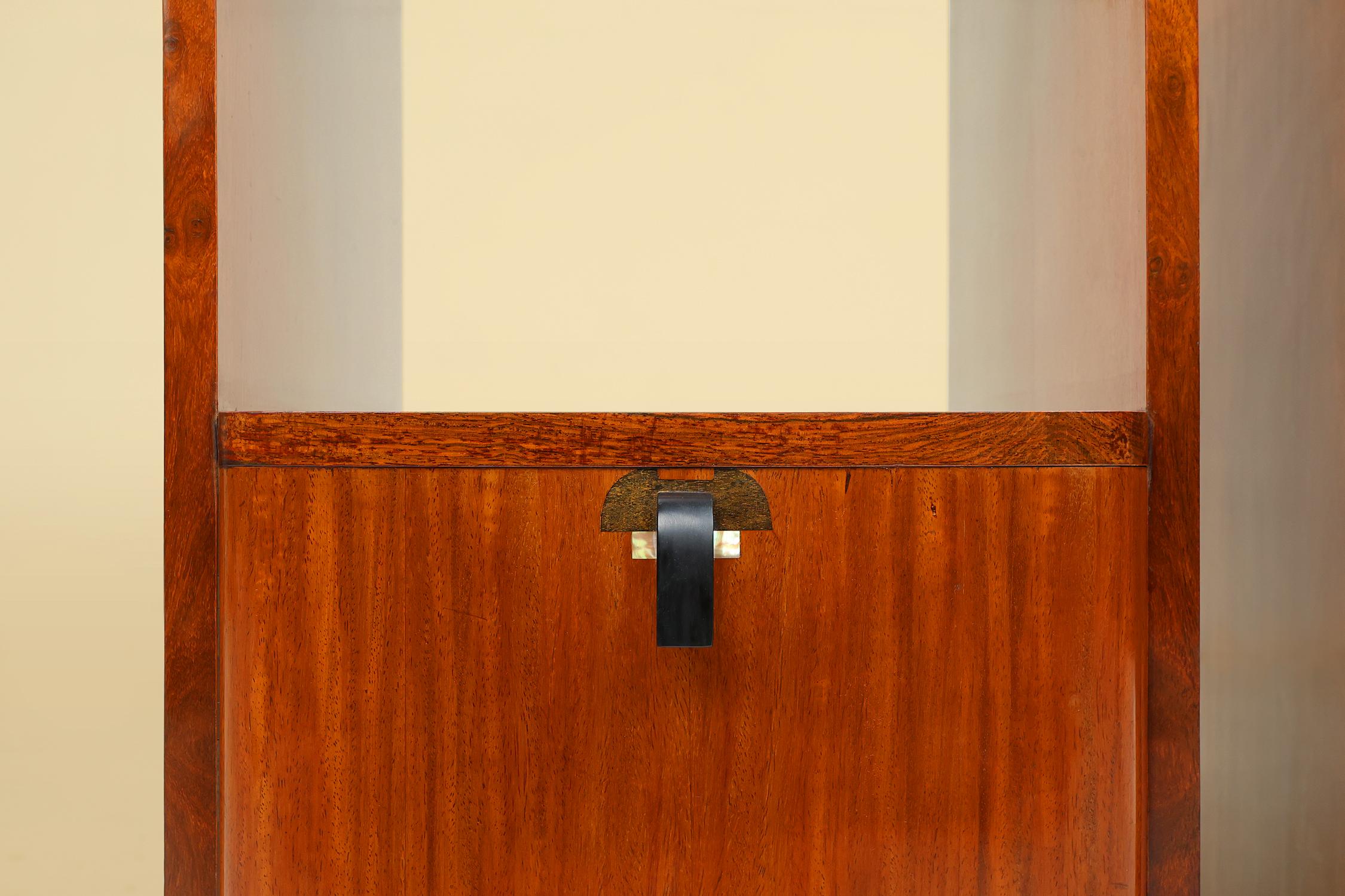 Lacquered Pair of French Art Deco nightstands with marble top, ca. 1925 For Sale