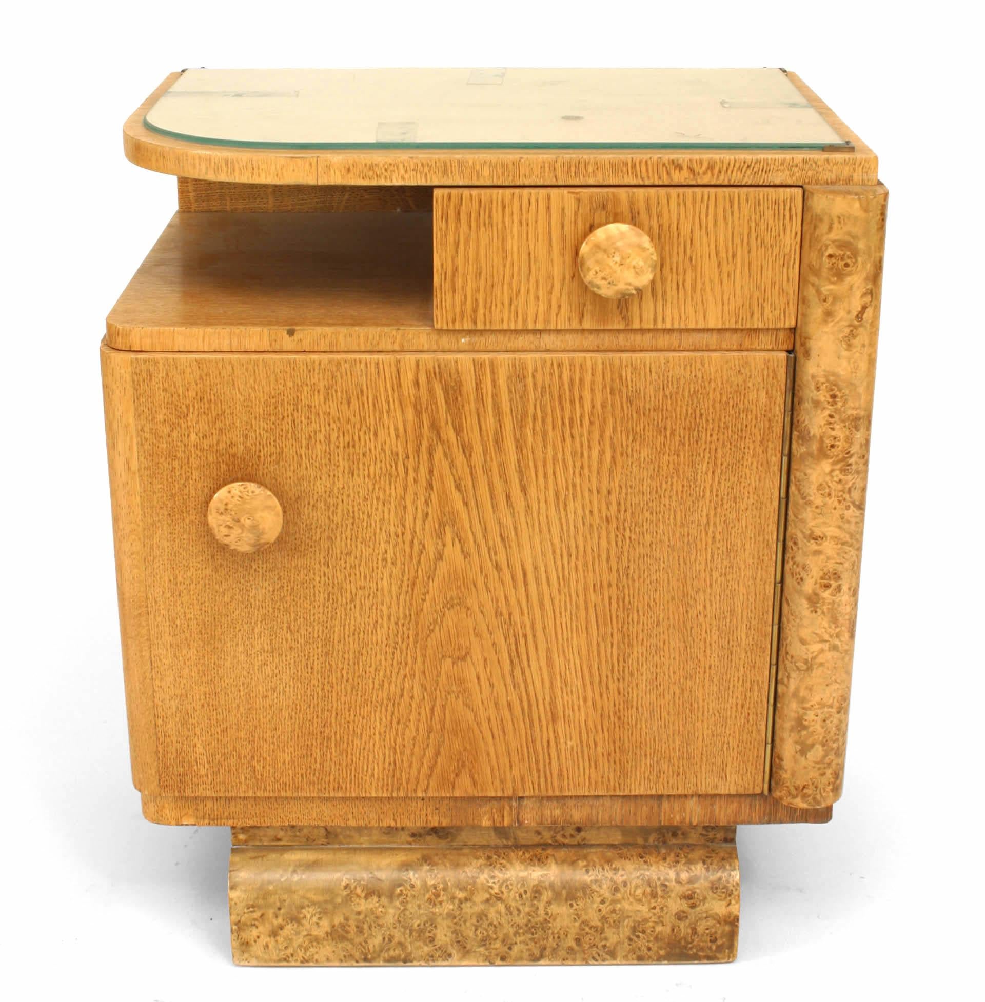 Pair of French Art Deco Oak and Burl Wood Bedside Commodes In Good Condition In New York, NY