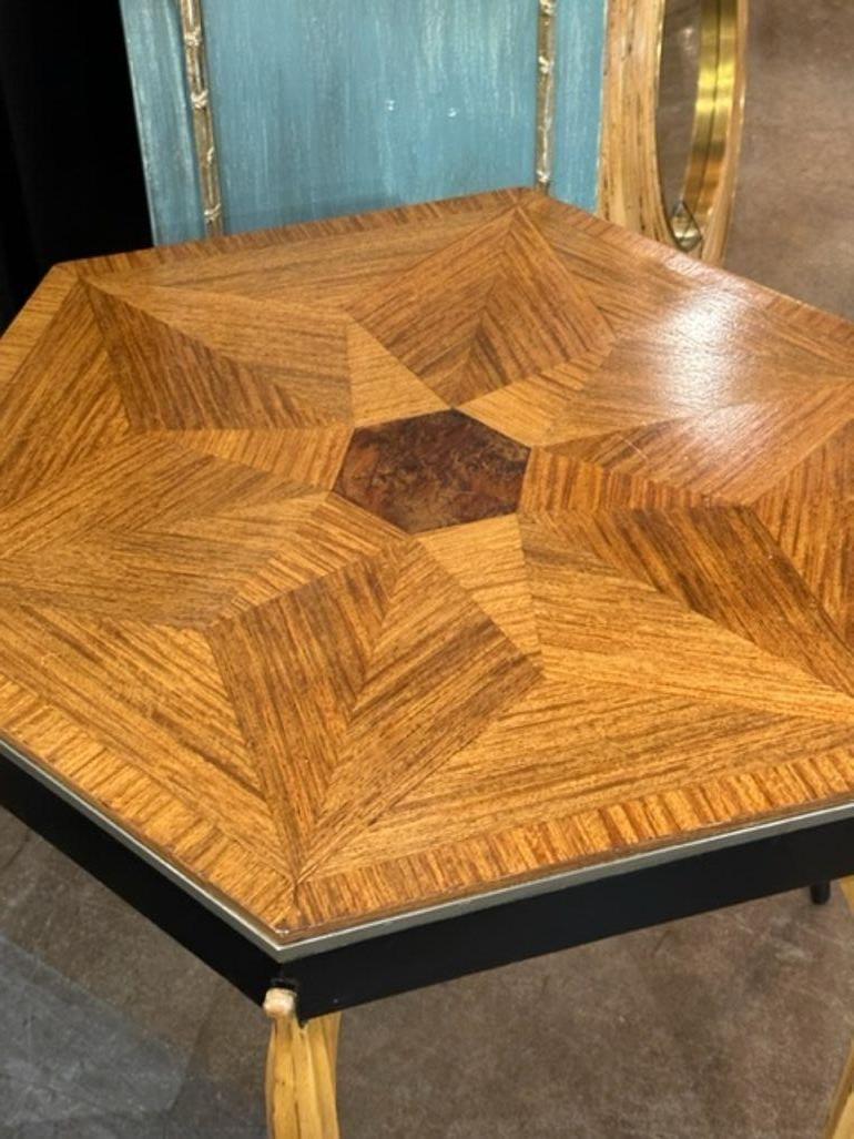 Early 20th Century Pair of French Art Deco Oak Inlaid Side Tables For Sale