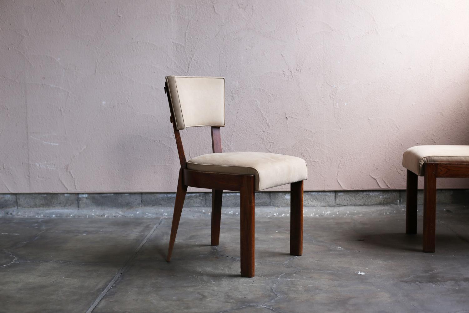 Pair of French Art Deco Oakwood Dining Chairs by Charles Dudouyt In Good Condition For Sale In Sammu-shi, Chiba