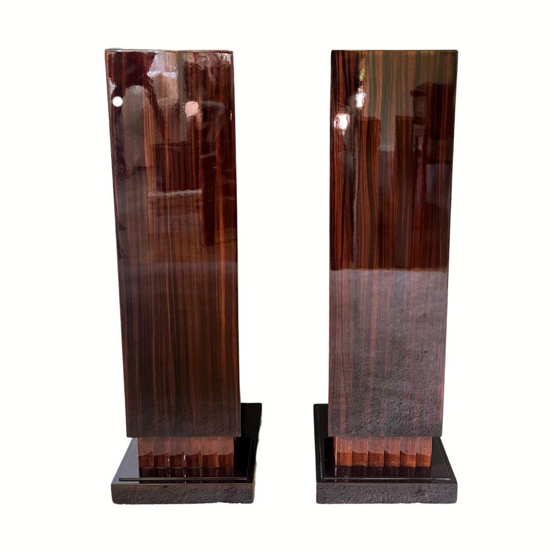 Ébène Paire de piédestaux et de lampes de bureau Art déco français, ébène de Macassar, années 1930 en vente