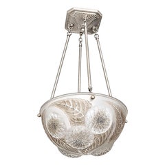 Pareja de lámparas colgantes art déco francesas de René Lalique Modelo Dalias