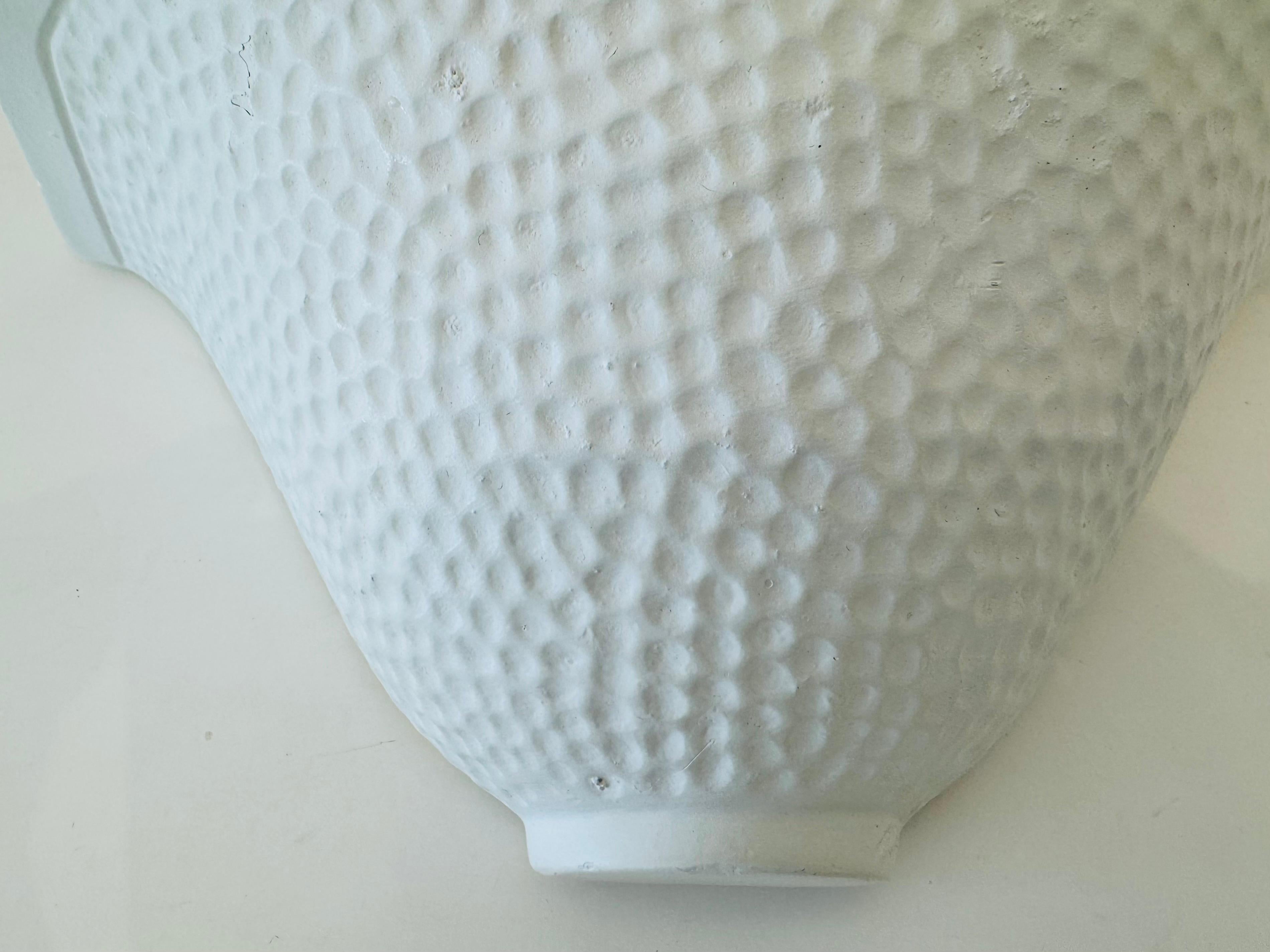 Metà XX secolo Coppia di lampade da parete in gesso Art Déco francese 1940 in vendita