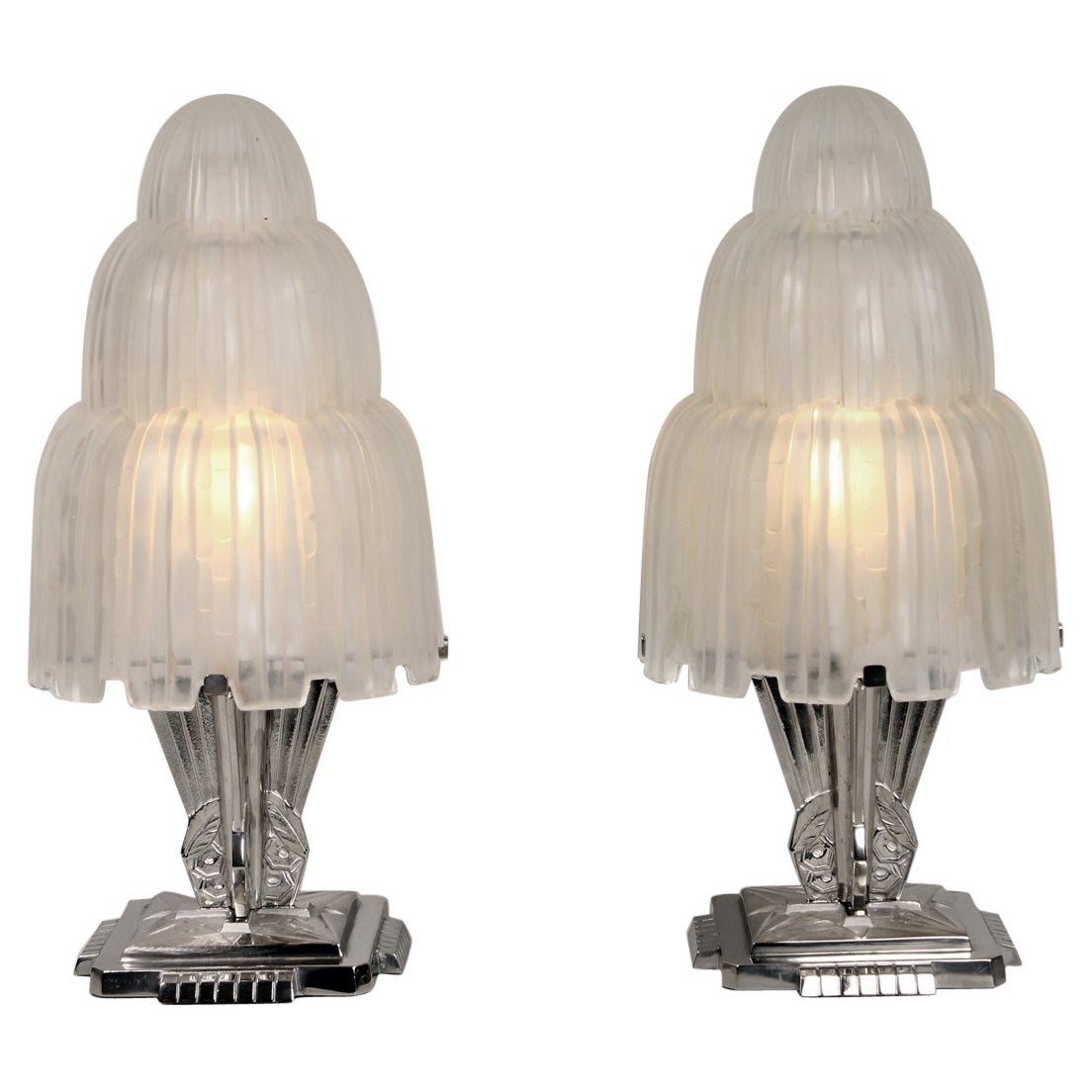 Pareja de lámparas de sobremesa francesas Art Decó Sabino en venta