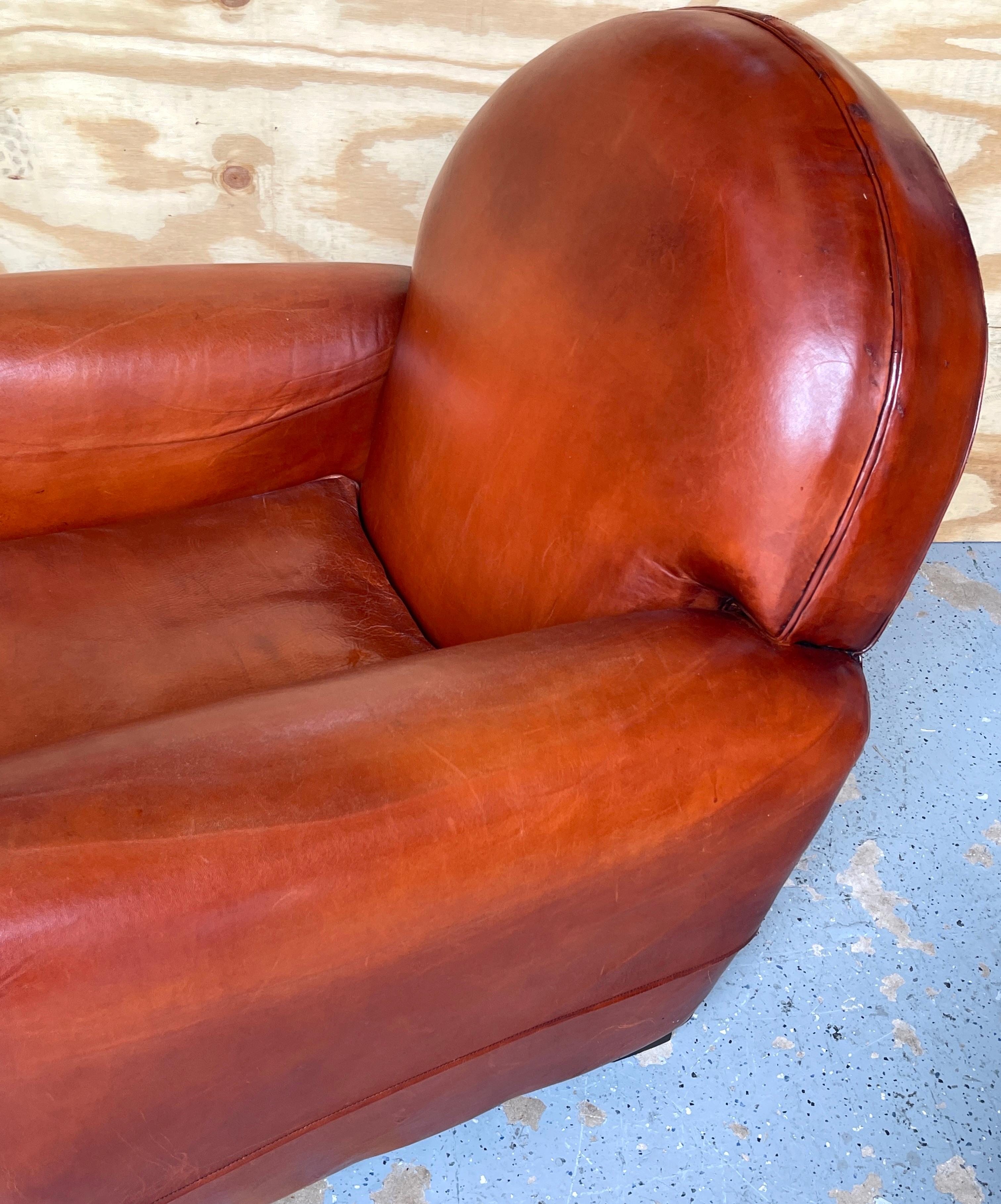 Pareja de sillas francesas Art Decó de cuero de silla de montar en venta 8
