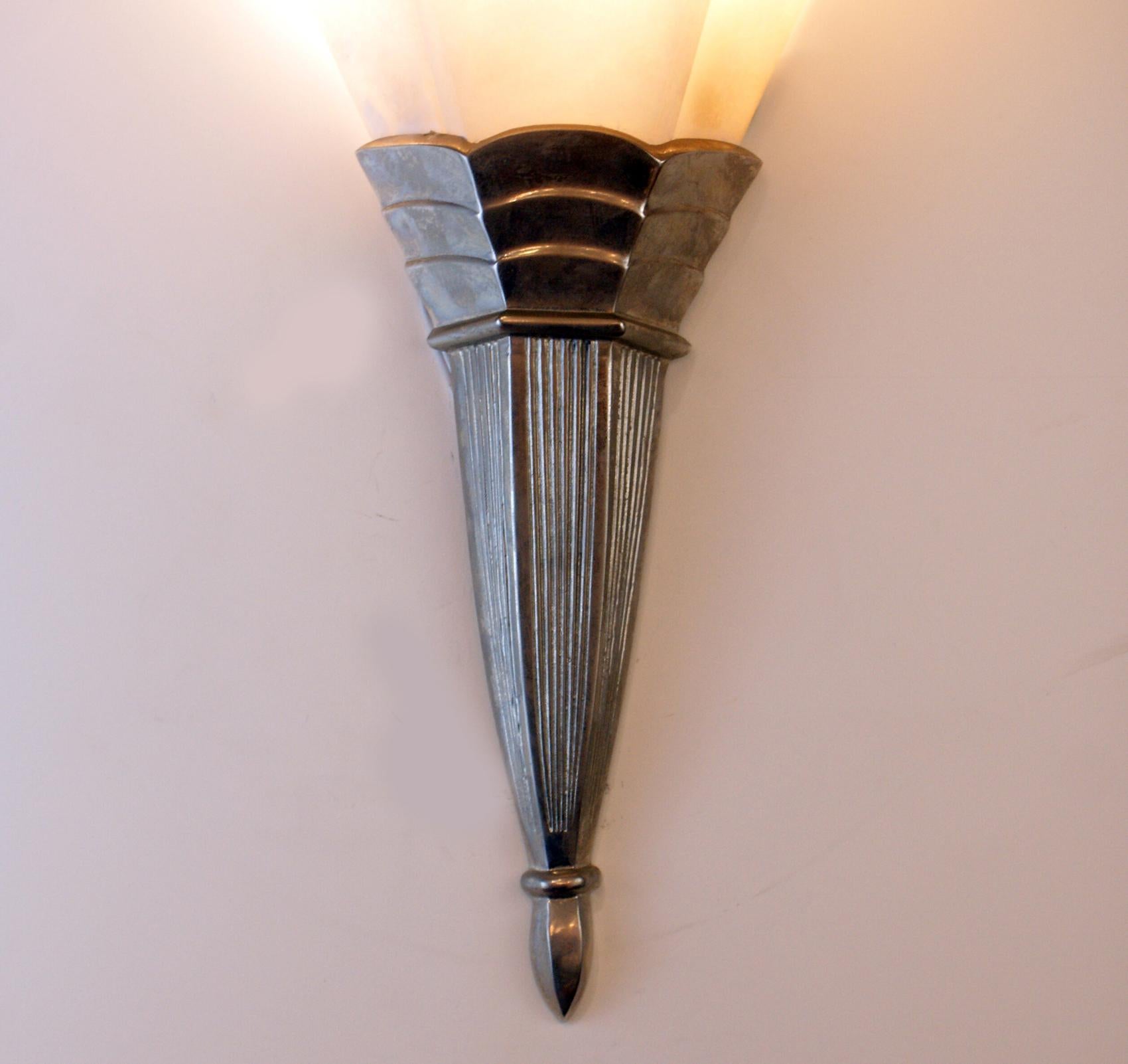 Pair of French Art Deco Sconces Attributed to Albert Cheuret In Good Condition For Sale In Beirut, LB