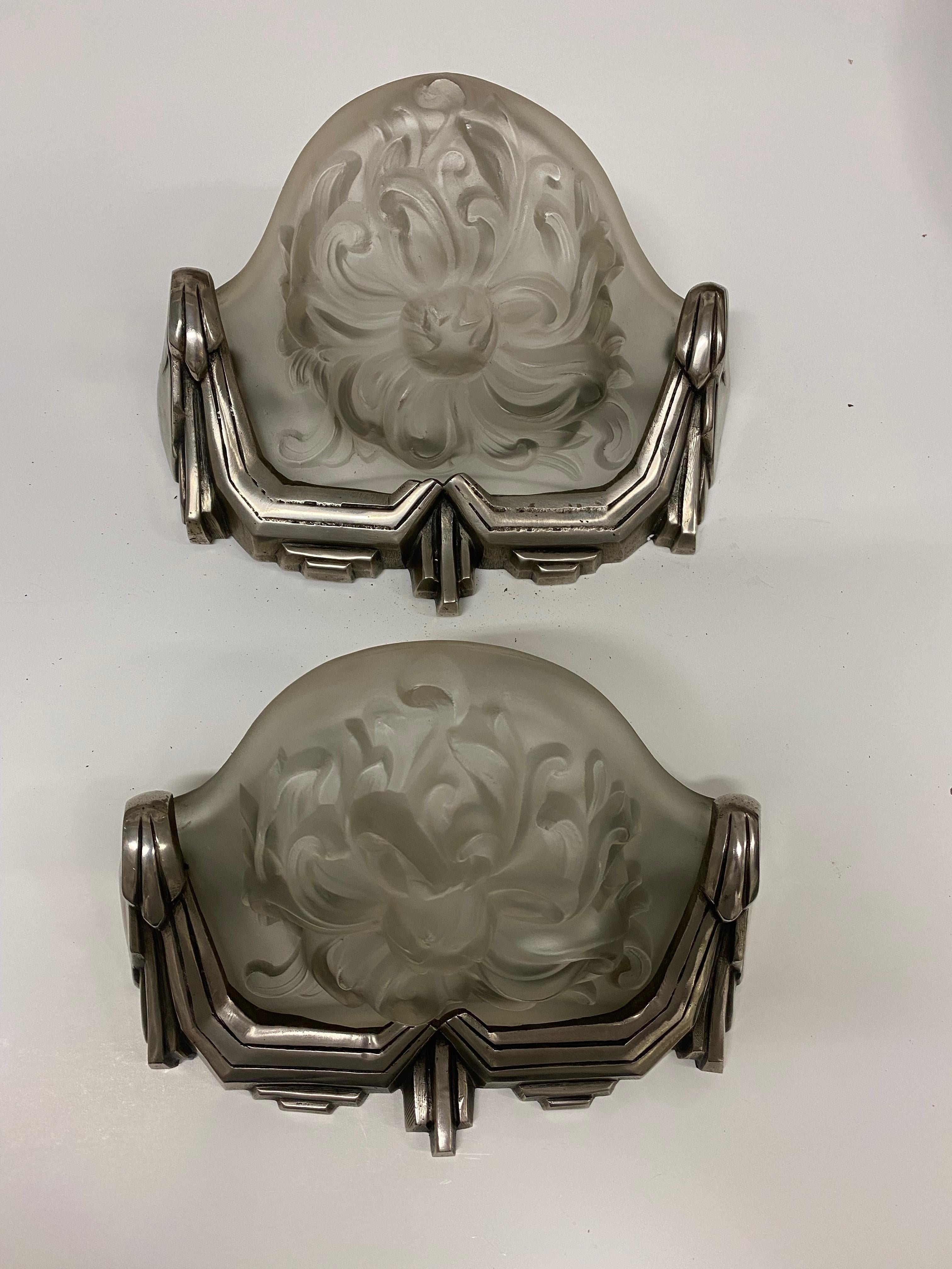 Pair of French Art Deco Sconces Signed by Sabino In Good Condition For Sale In North Bergen, NJ