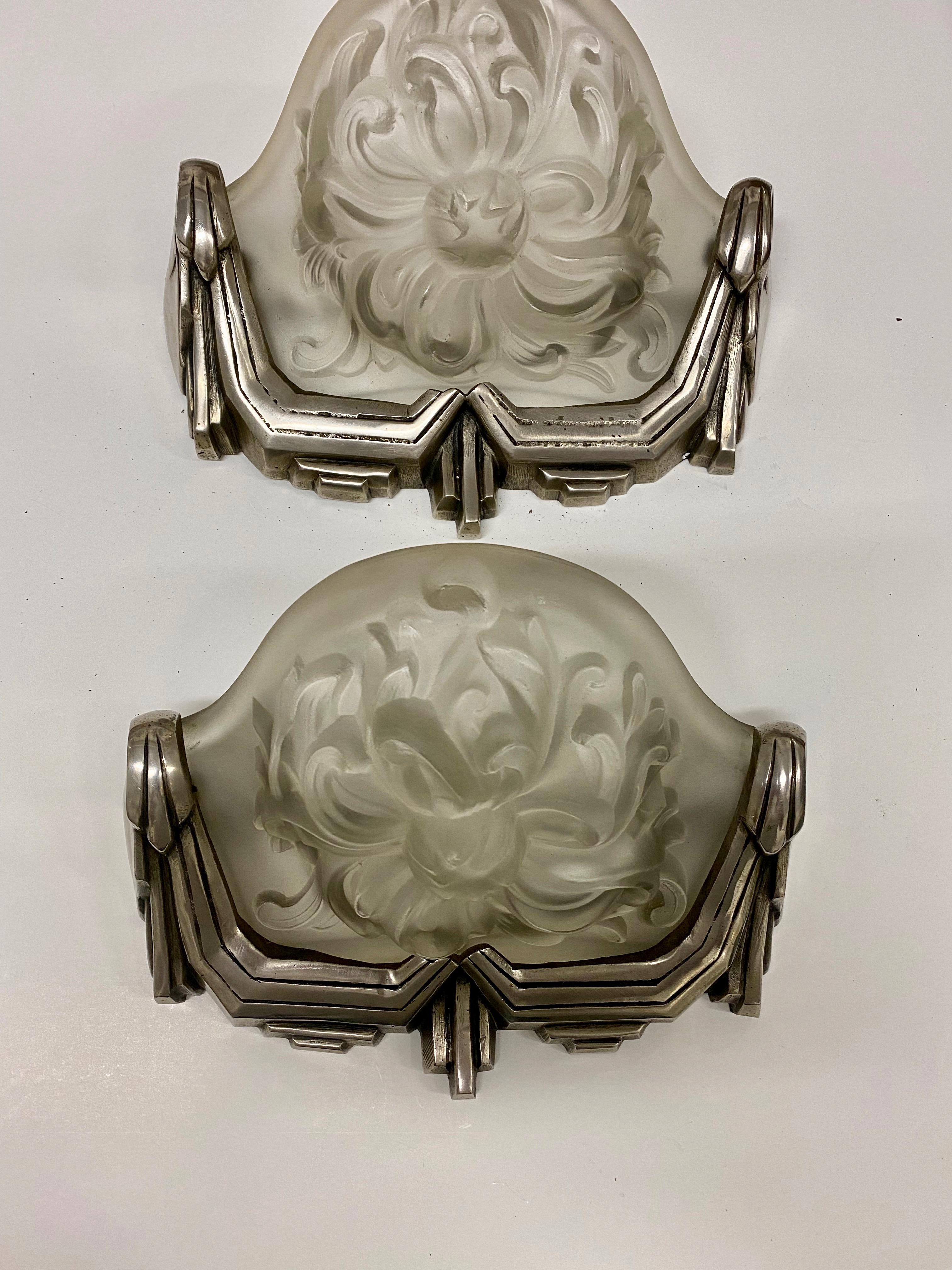 20th Century Pair of French Art Deco Sconces Signed by Sabino For Sale