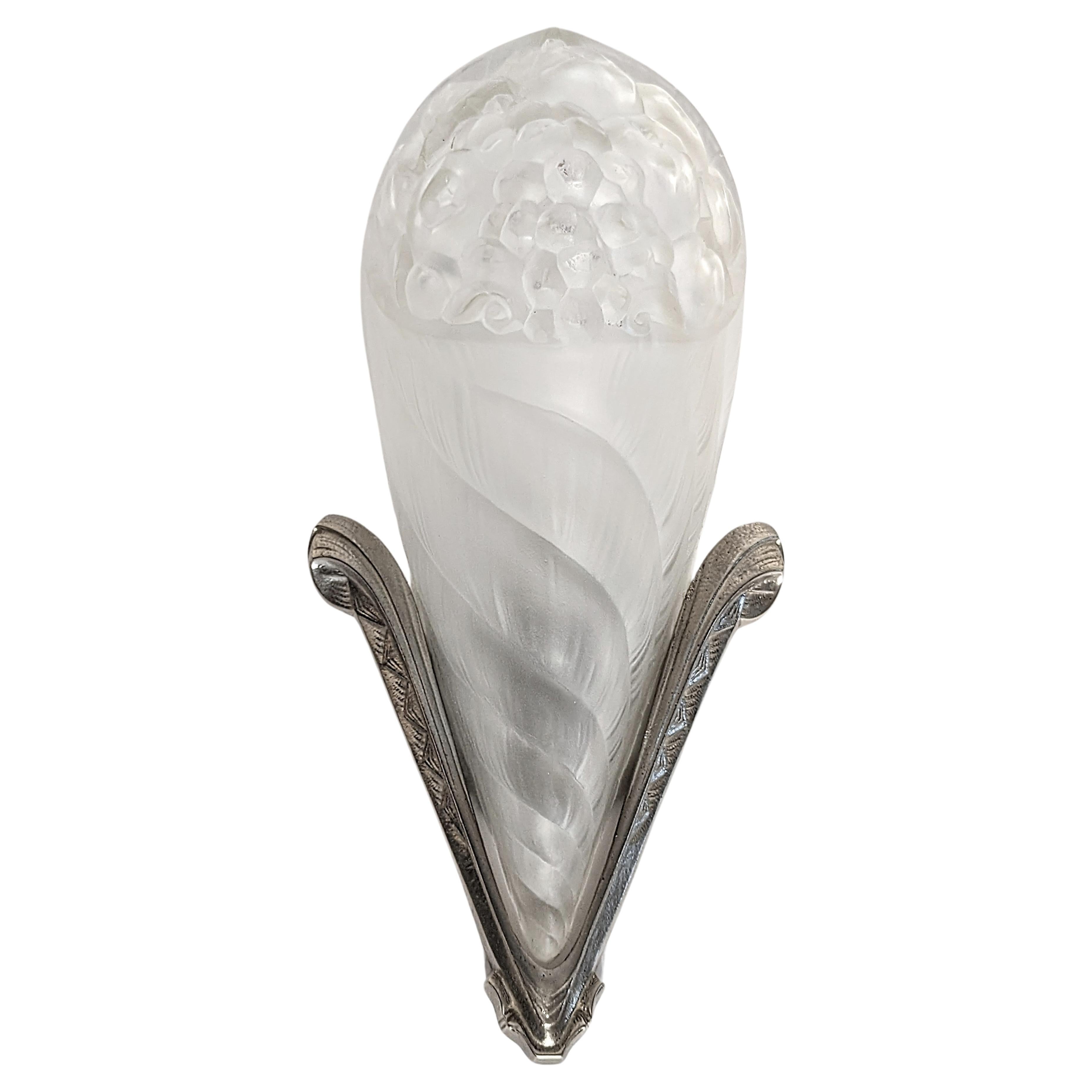 Pair of French Art Deco Sconces signed by Schneider siglo XX en venta