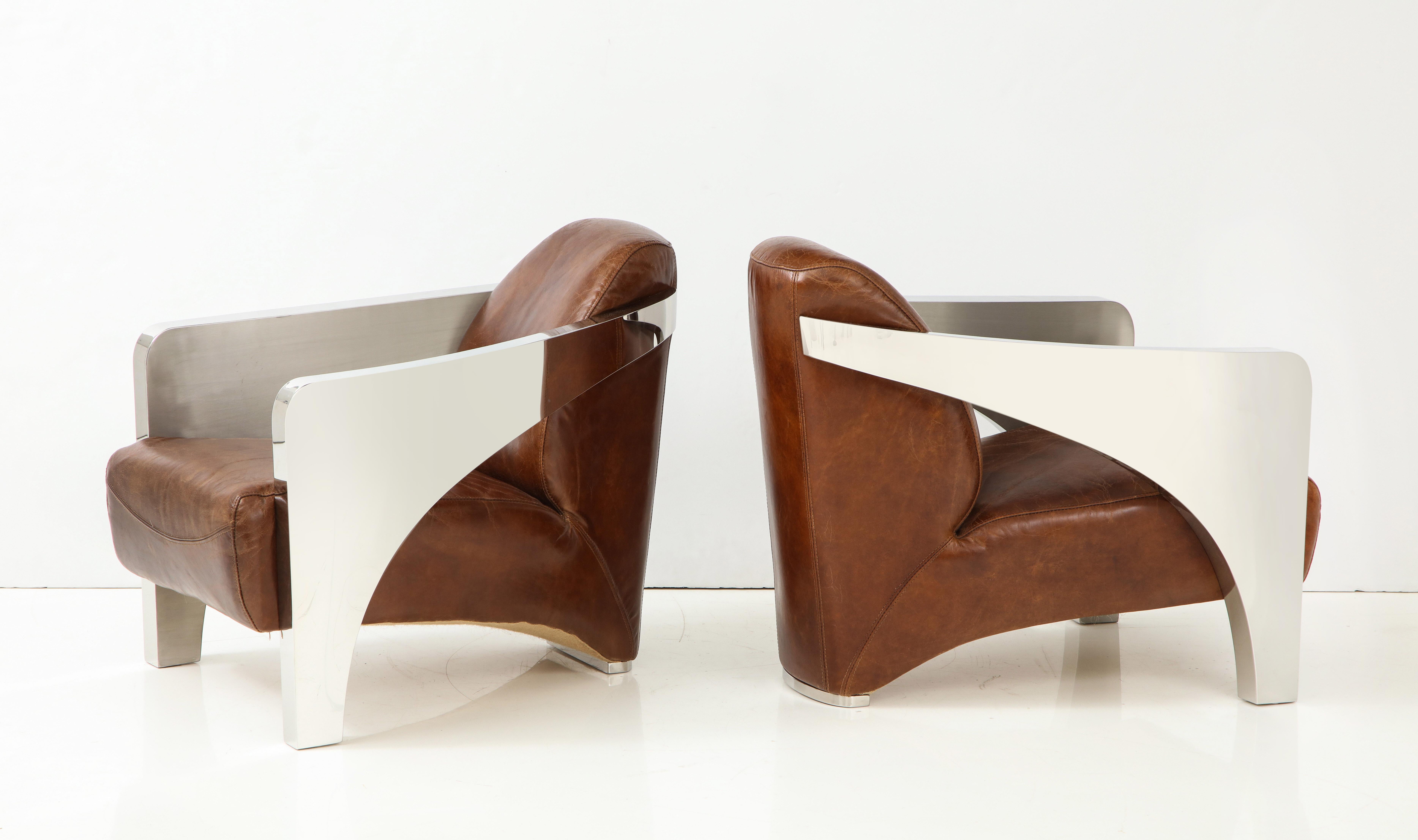 Pair of French Art Deco Style Chrome and Leather Aviator Club Chairs In Excellent Condition In New York, NY