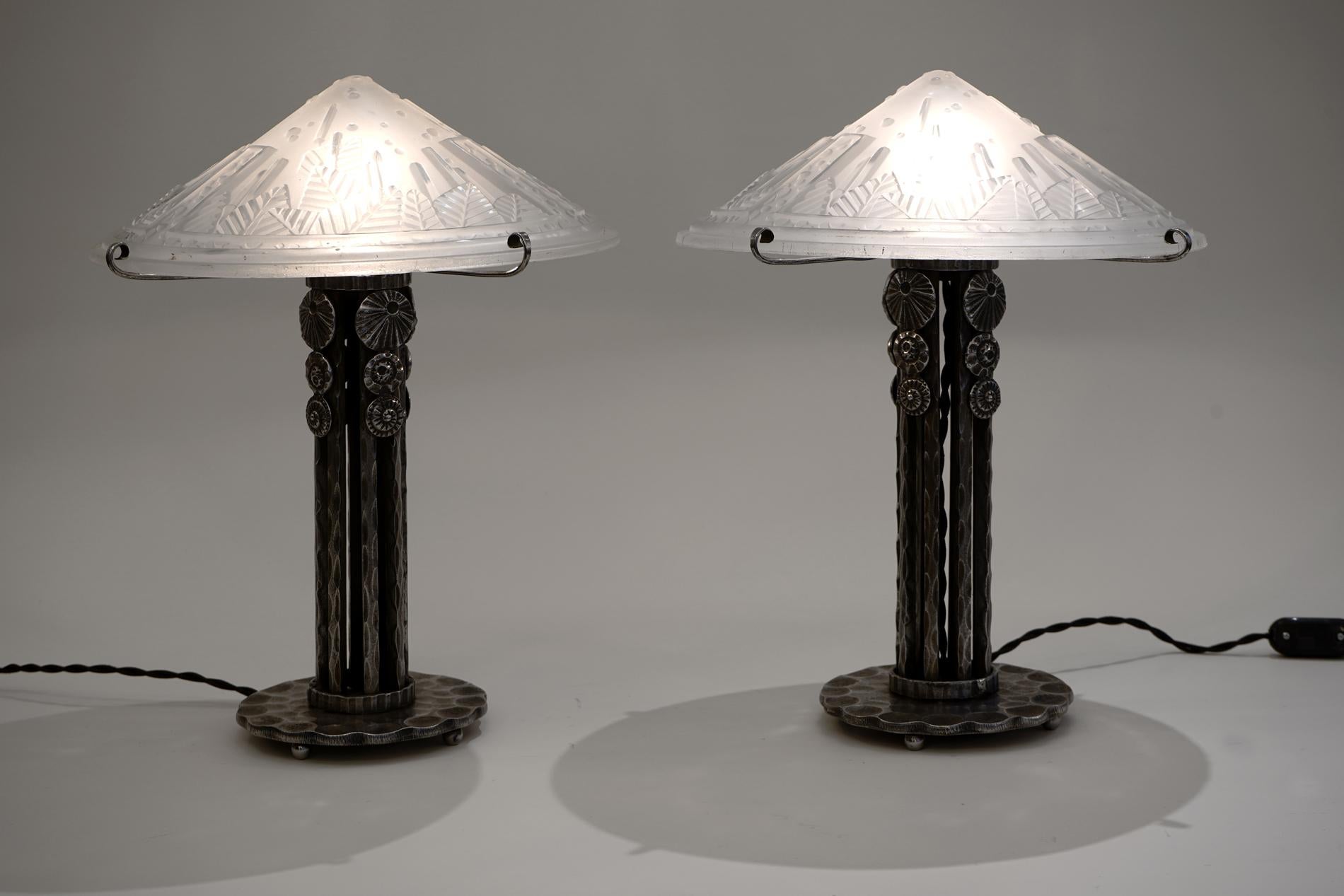 Pair of French Art Deco table lamps by FAG and Muller frères  In Excellent Condition For Sale In SAINT-OUEN-SUR-SEINE, FR