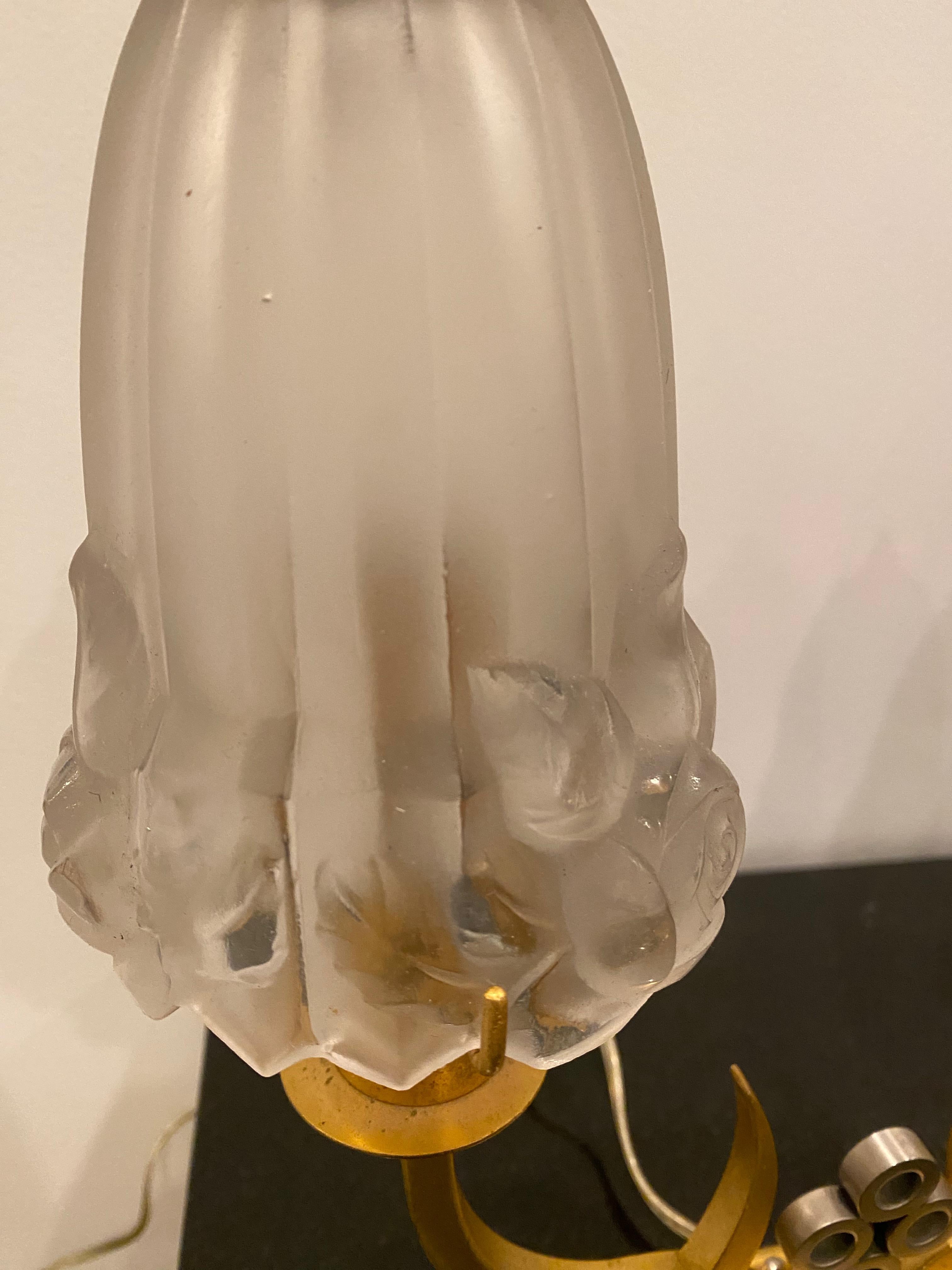 Paar französische Art-Déco-Tischlampen von G Leleu  (Glas) im Angebot