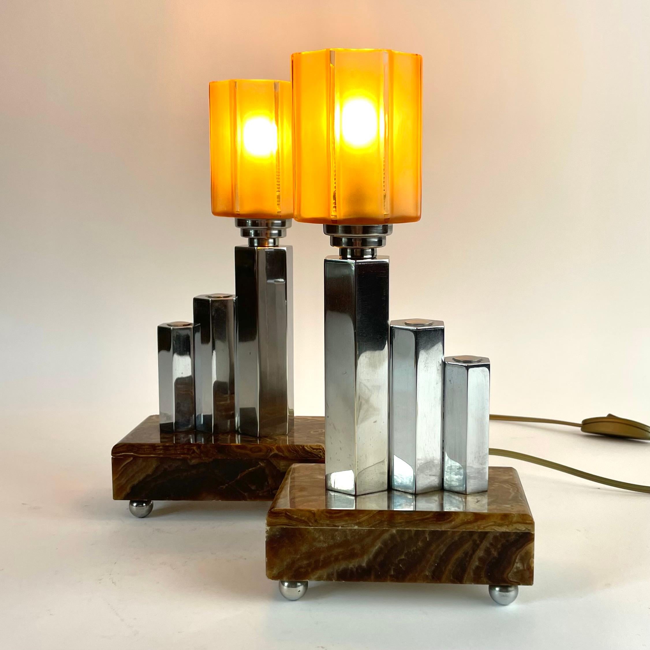 Pair of French Art Deco Table Lamps in Onyx, Chrome & Frosted Glass, 1930s For Sale 4