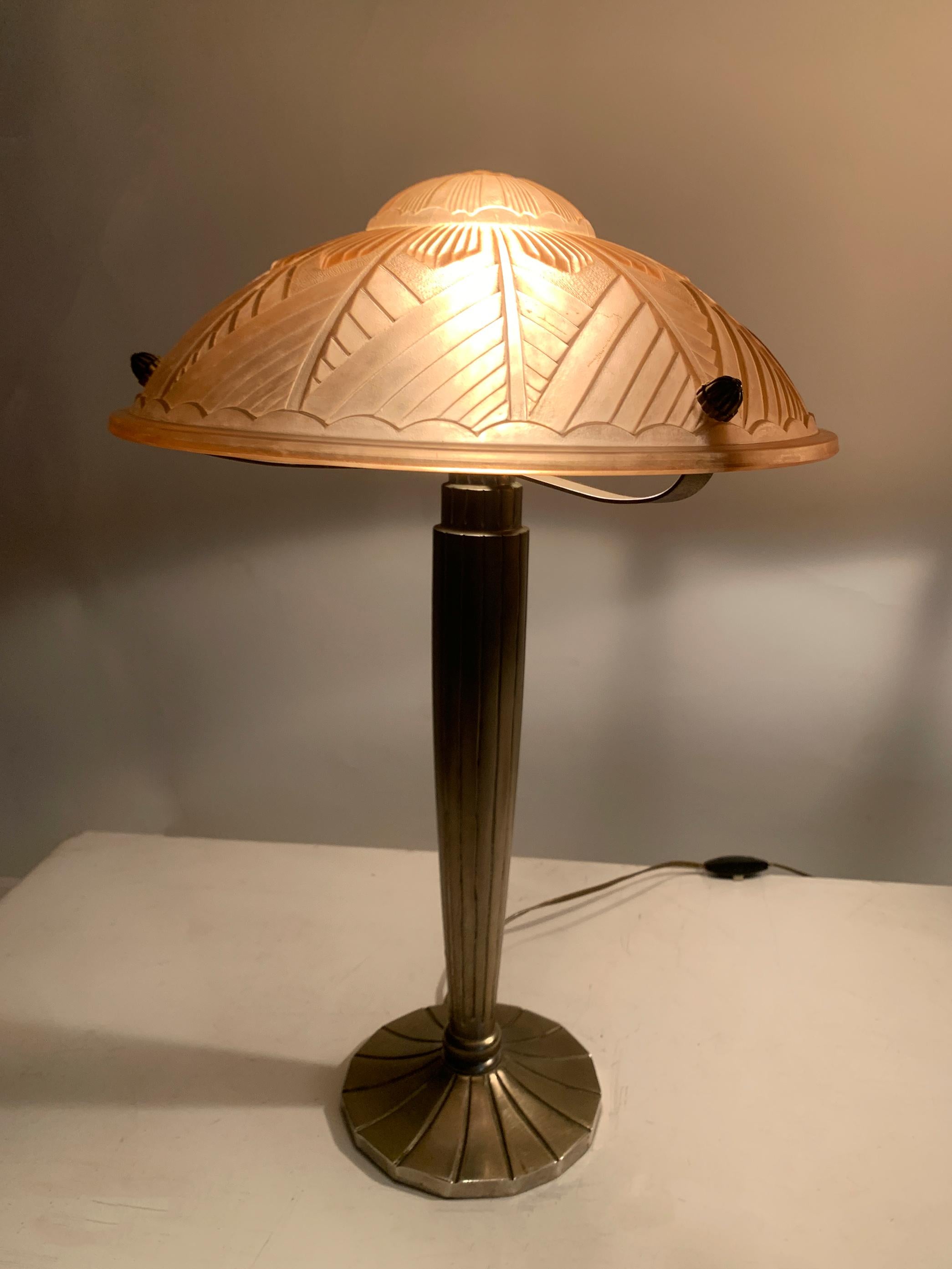 Pair of French Art Deco Table Lamps in Pink Press-molded Glass, Circa 1930 For Sale 14
