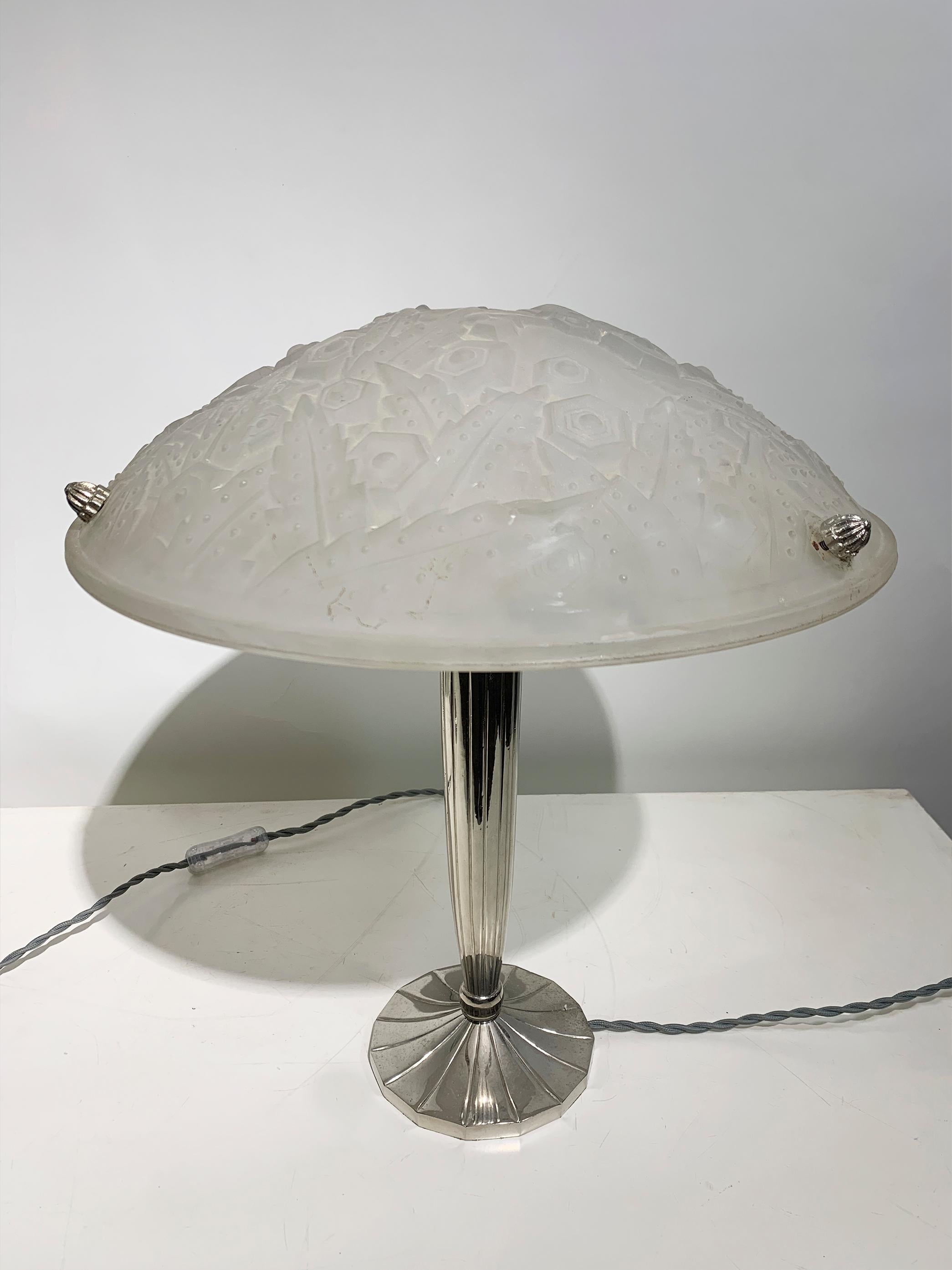 Moulé Paire de lampes de table Art Déco signées I Muller Frères Luneville en vente