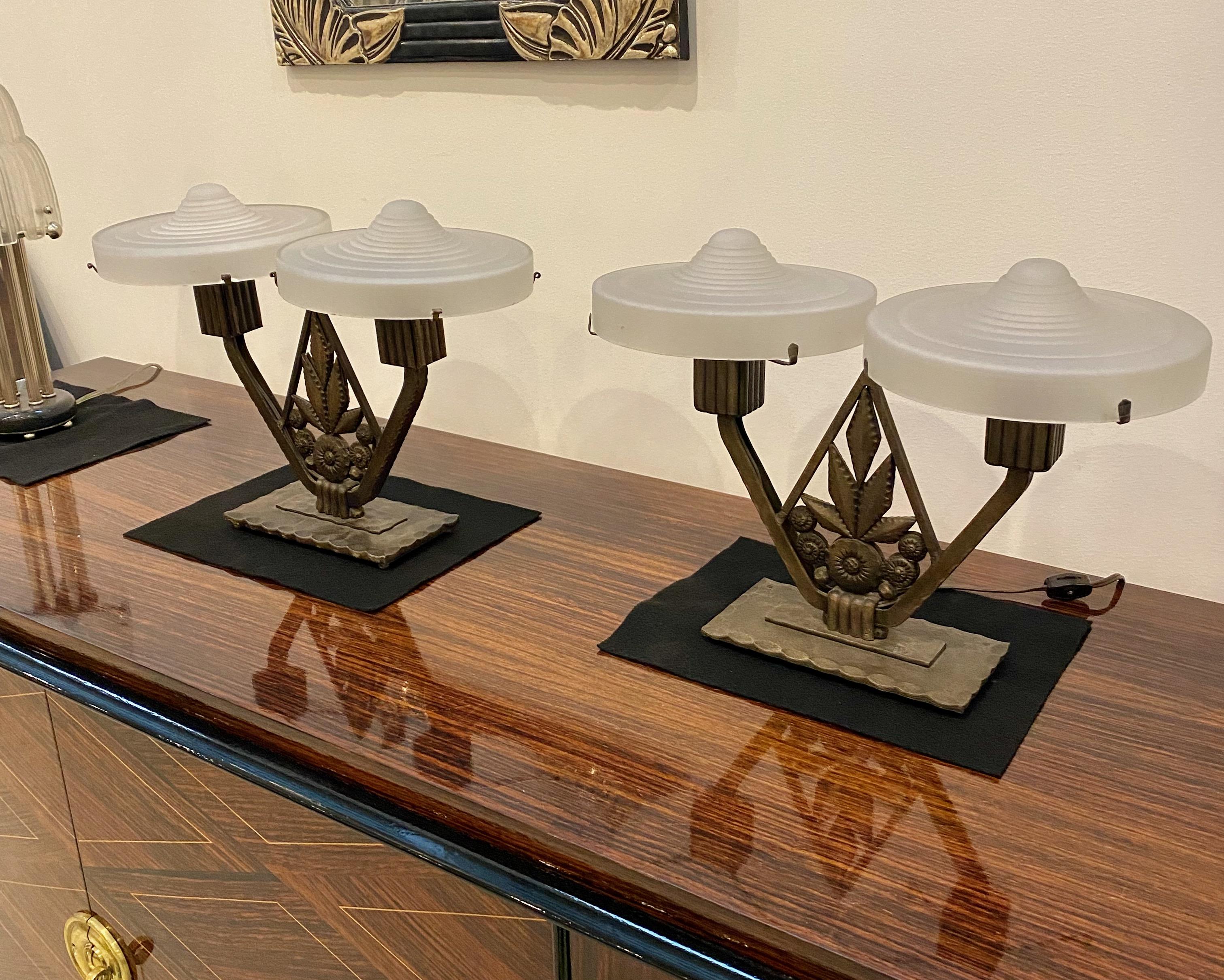 Pair of French Art Deco Table Lamps with Geometric Motif In Good Condition For Sale In North Bergen, NJ