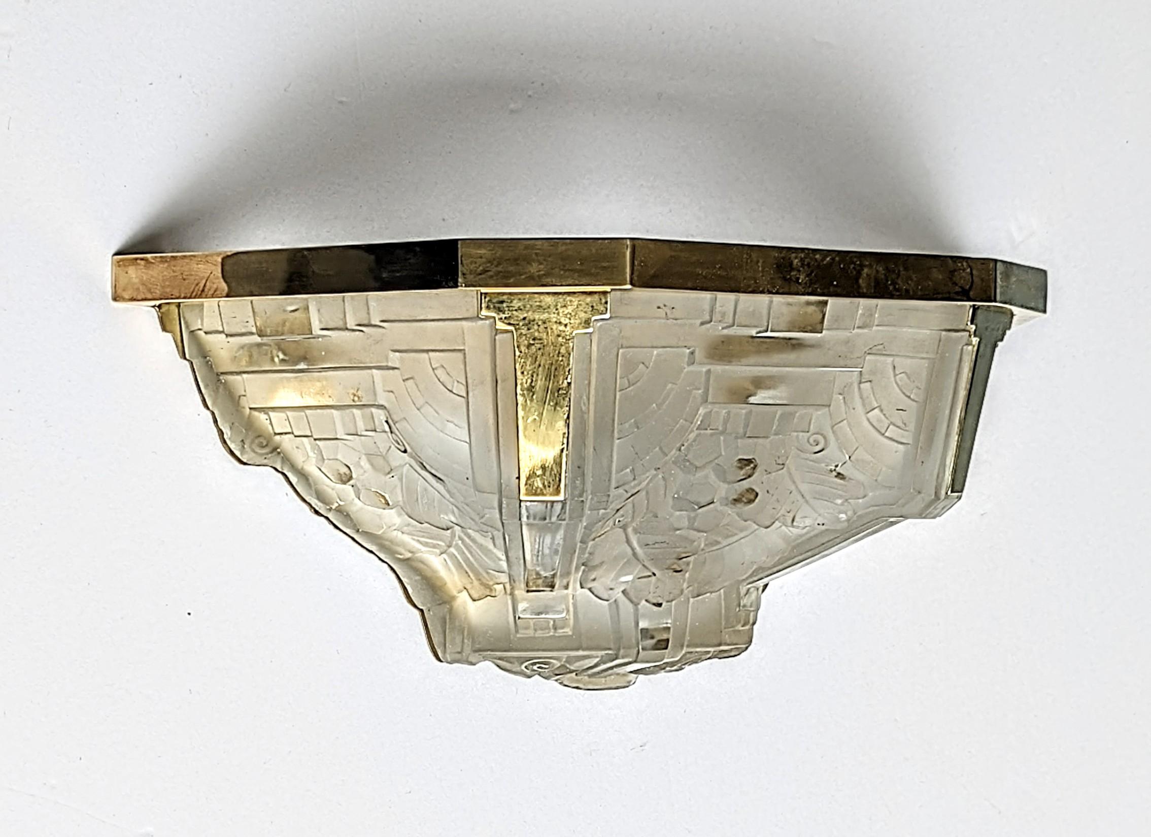 Pair of French Art Deco Wall Sconce Signed by Muller Frères In Good Condition For Sale In Long Island City, NY