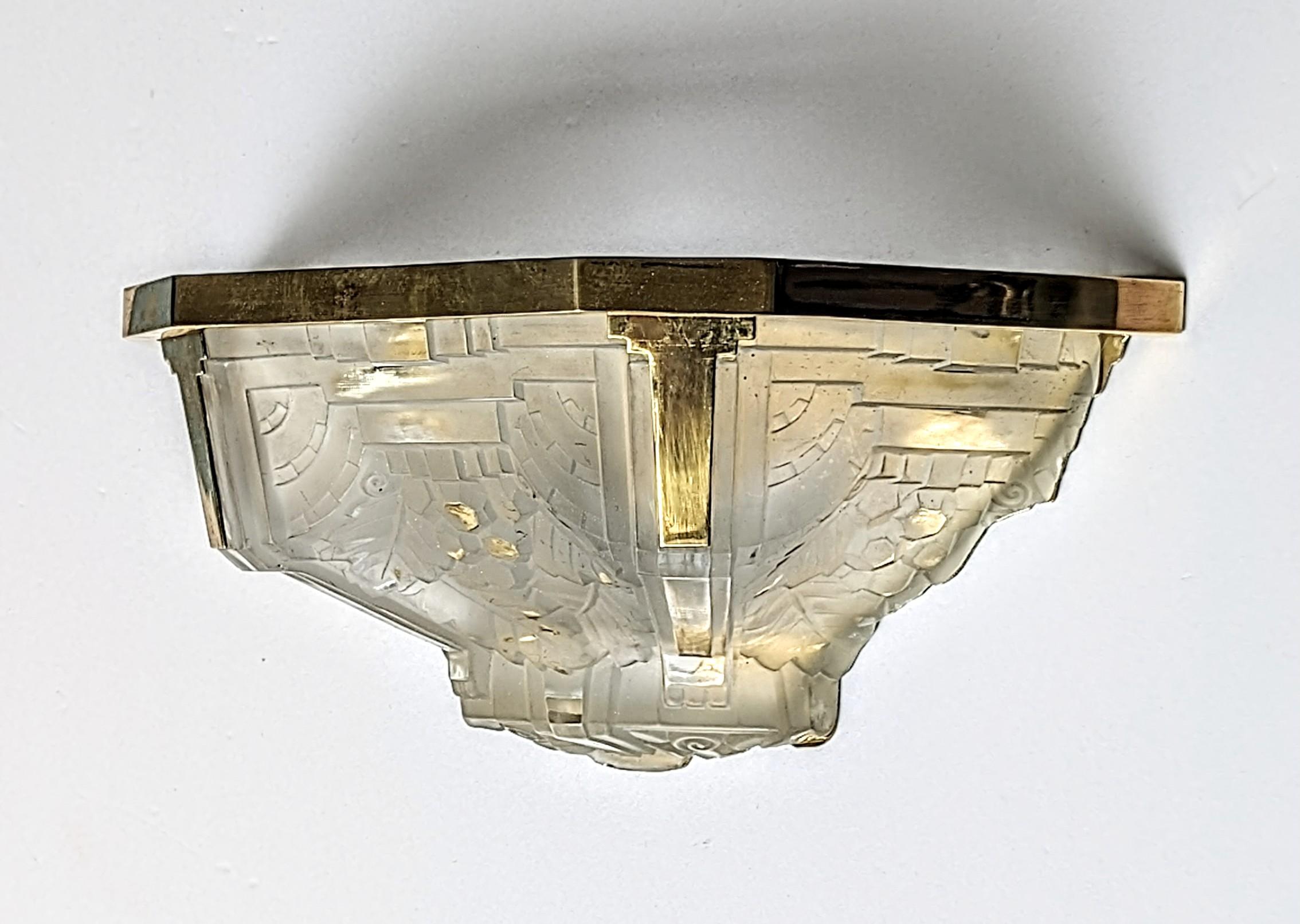 20th Century Pair of French Art Deco Wall Sconce Signed by Muller Frères For Sale