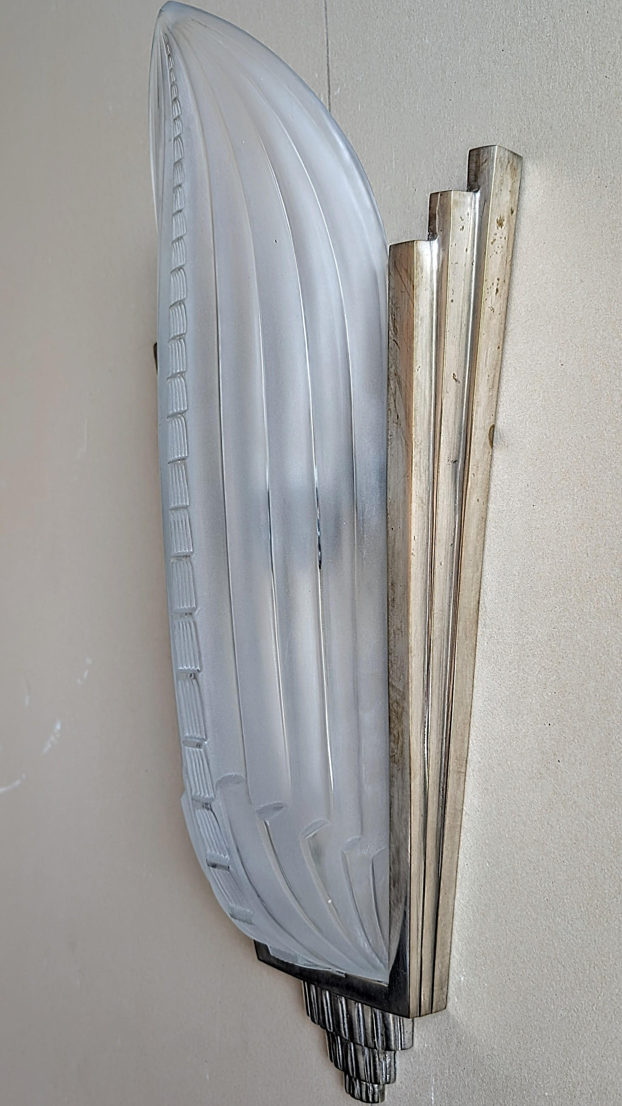 20th Century Pair of French Art Deco Wall Sconces by Genet and Michon (two pairs available) For Sale