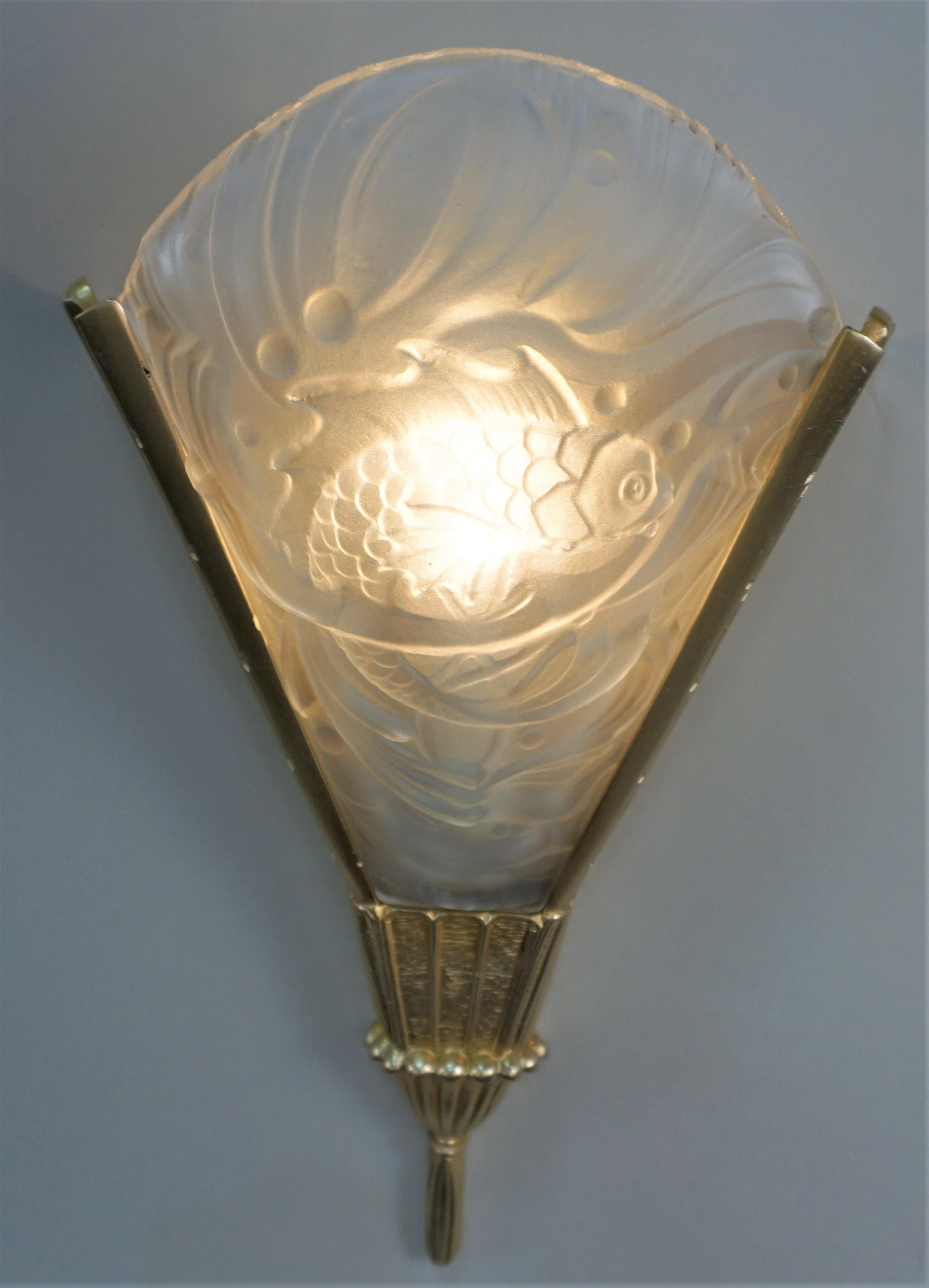 Pair of French Art Deco Wall Sconces In Good Condition In Fairfax, VA