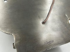 Paire d'appliques murales Art Deco en métal argenté martelé par Jean Des