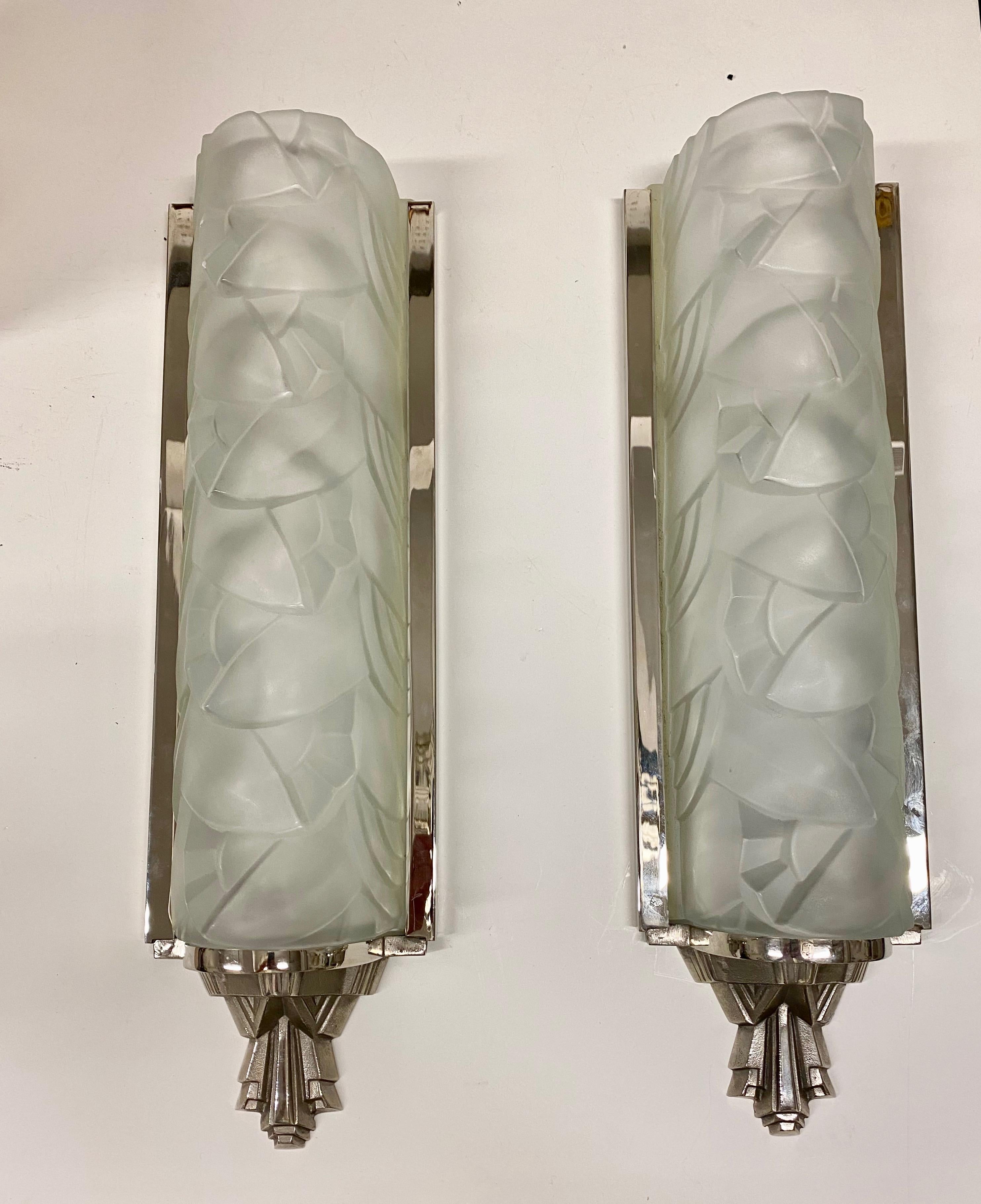 Pair of French Art Deco Wall Sconces Signed by Degue In Good Condition In North Bergen, NJ