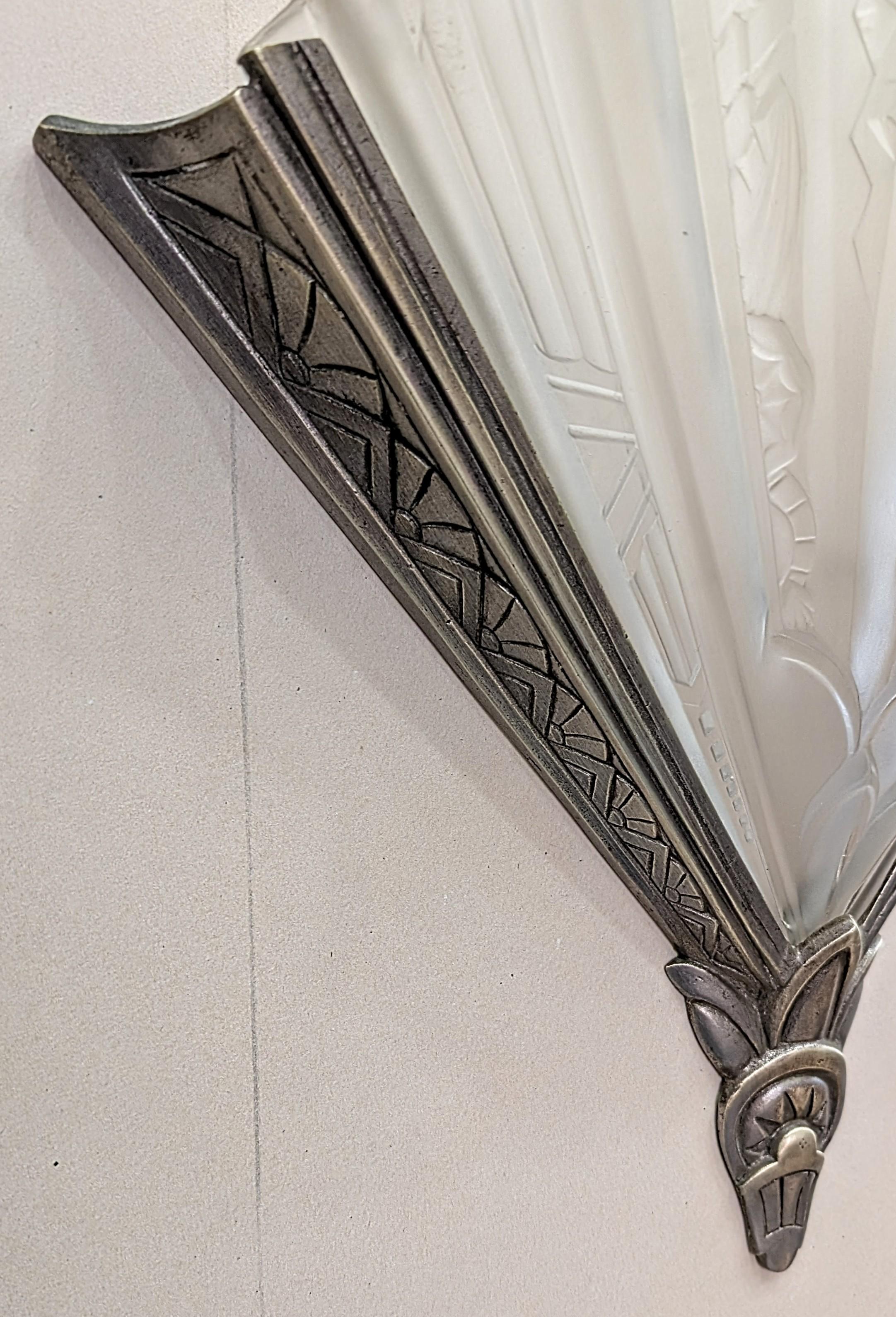 Francese Pair of French Art Deco Wall Sconces Signed by Frontisi in vendita